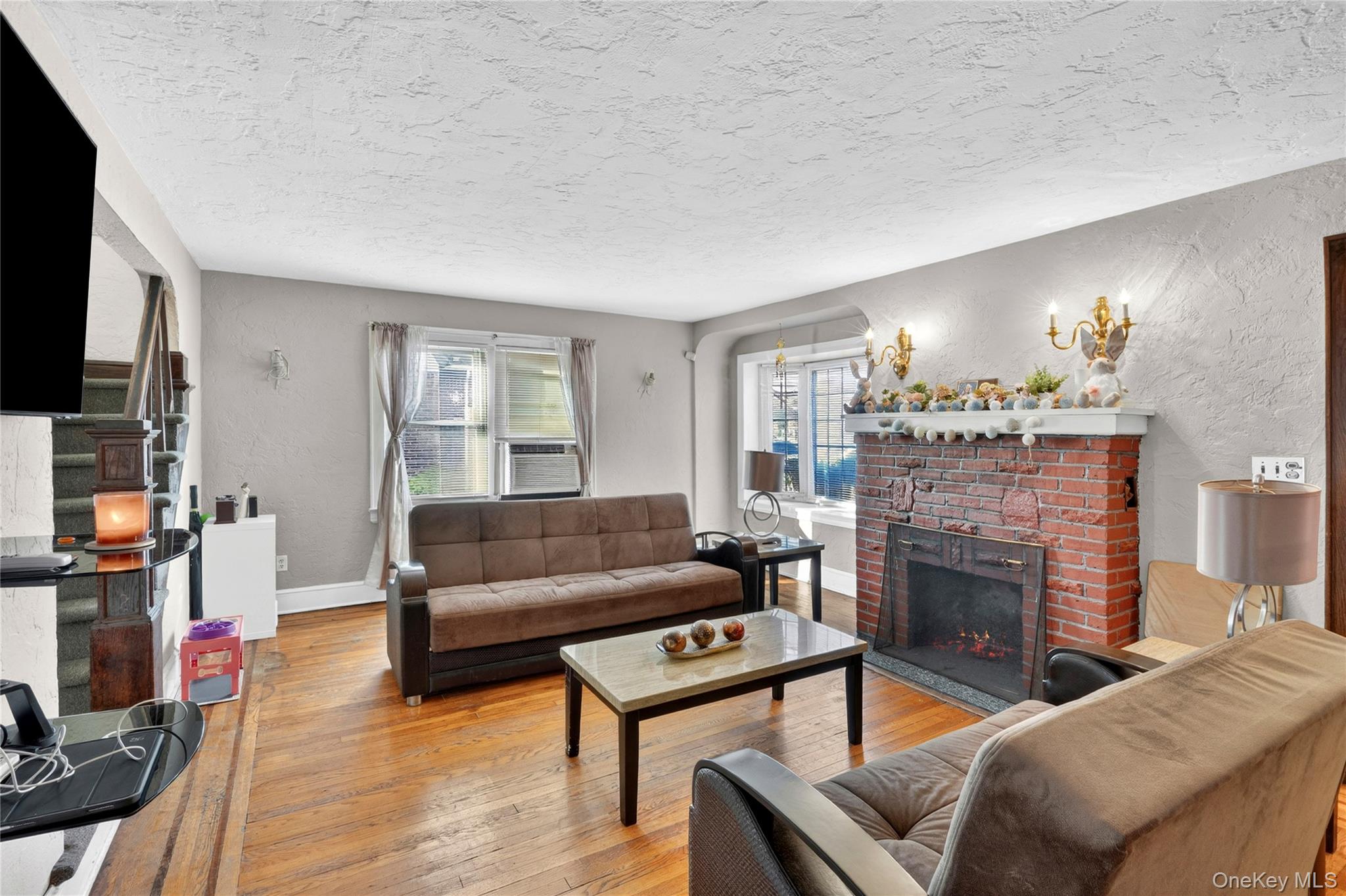 207 New Hyde Park Road Property Photo 6