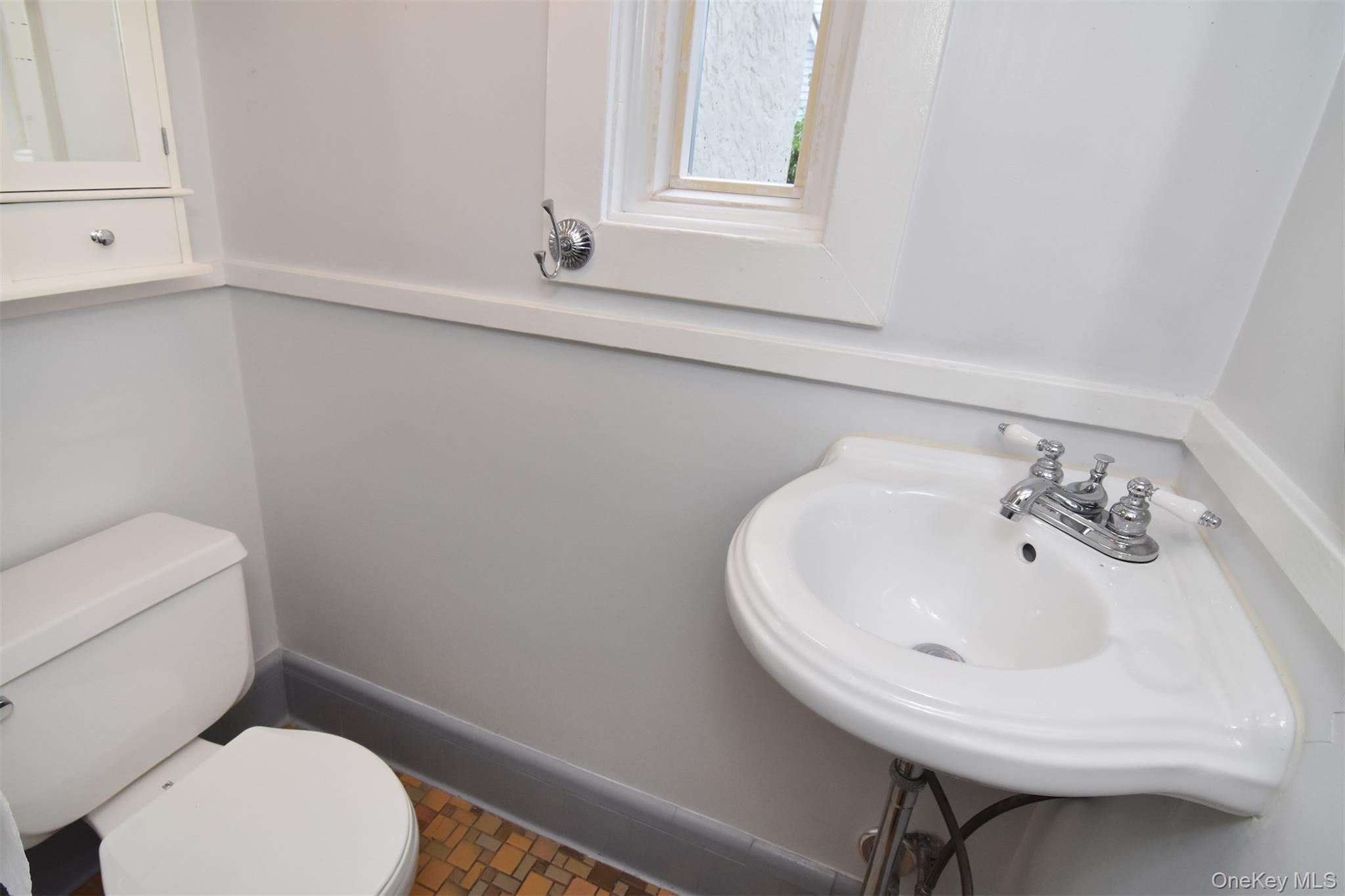370 Scarsdale Road Property Photo 20