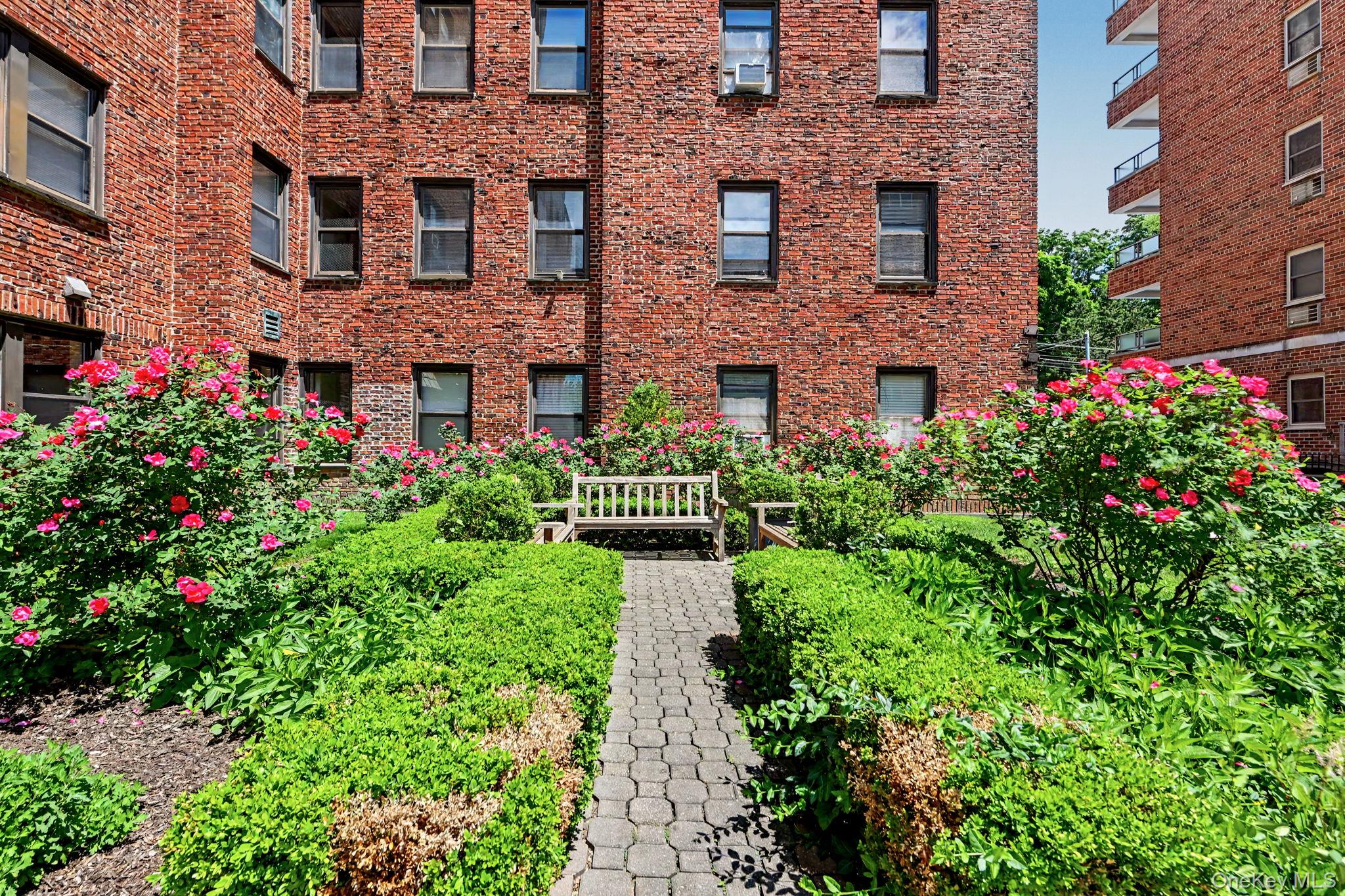 68 E Hartsdale Avenue 2l Property Photo 17