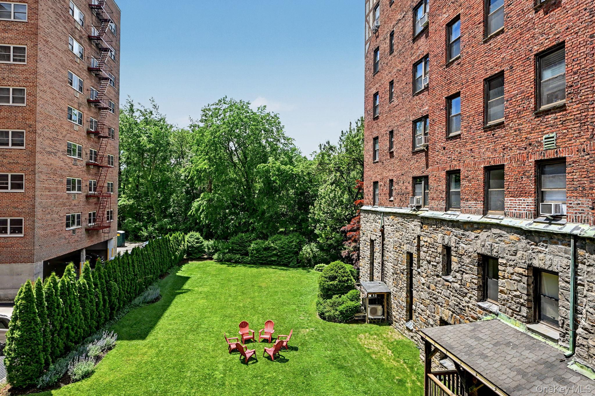 68 E Hartsdale Avenue 2l Property Photo 18