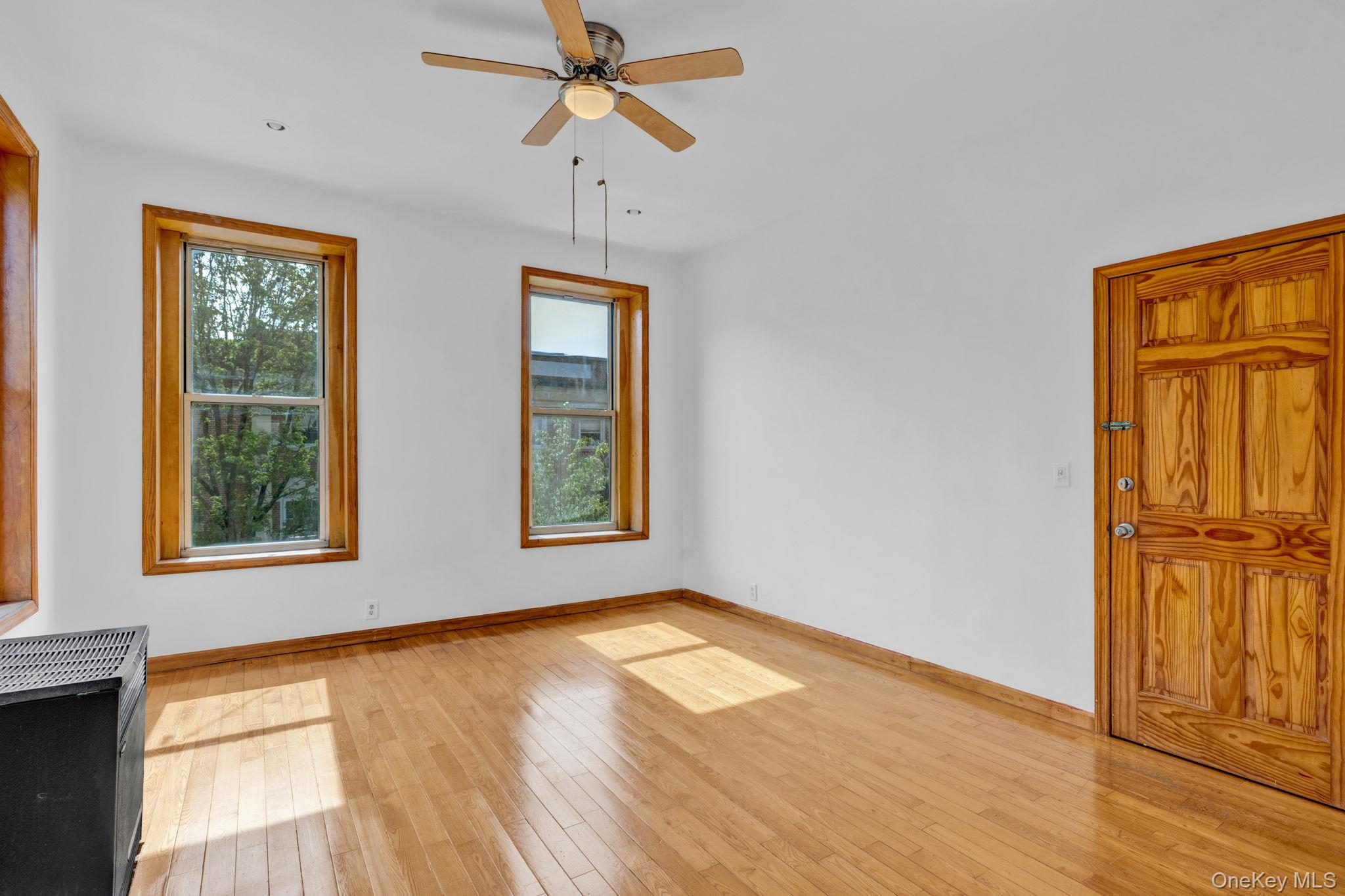 12 N Broadway 1st Floor Property Photo 2