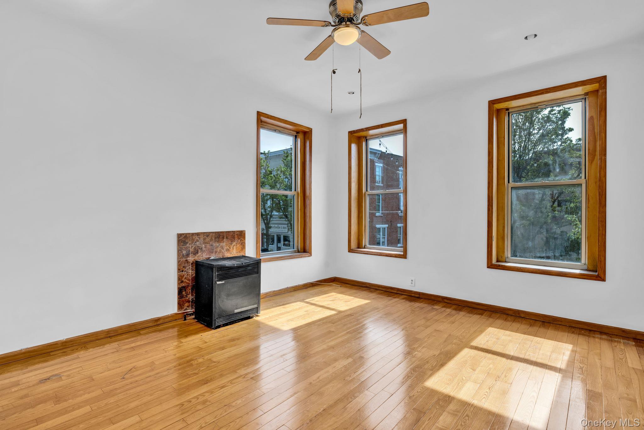 12 N Broadway 1st Floor Property Photo 7