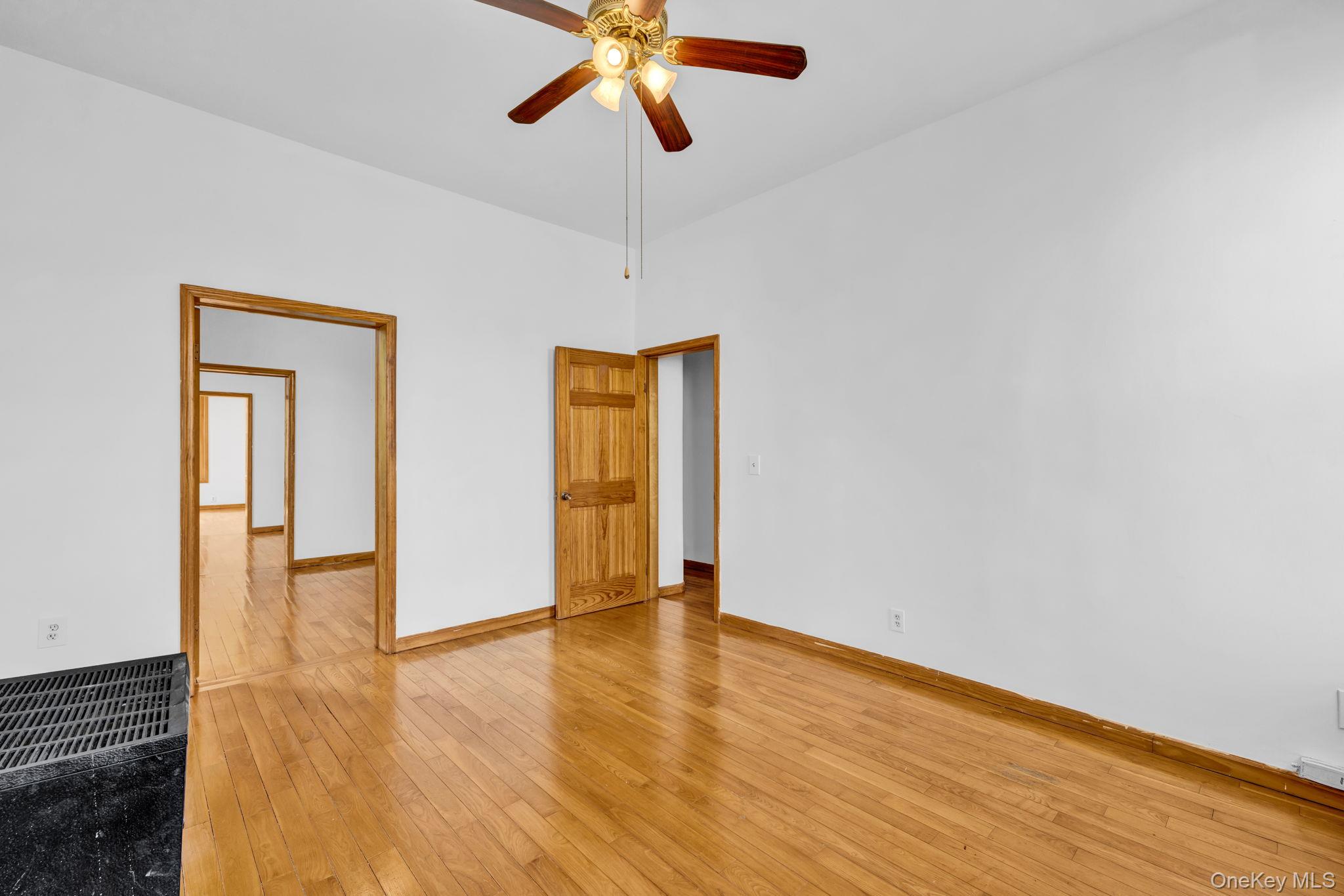 12 N Broadway 1st Floor Property Photo 8