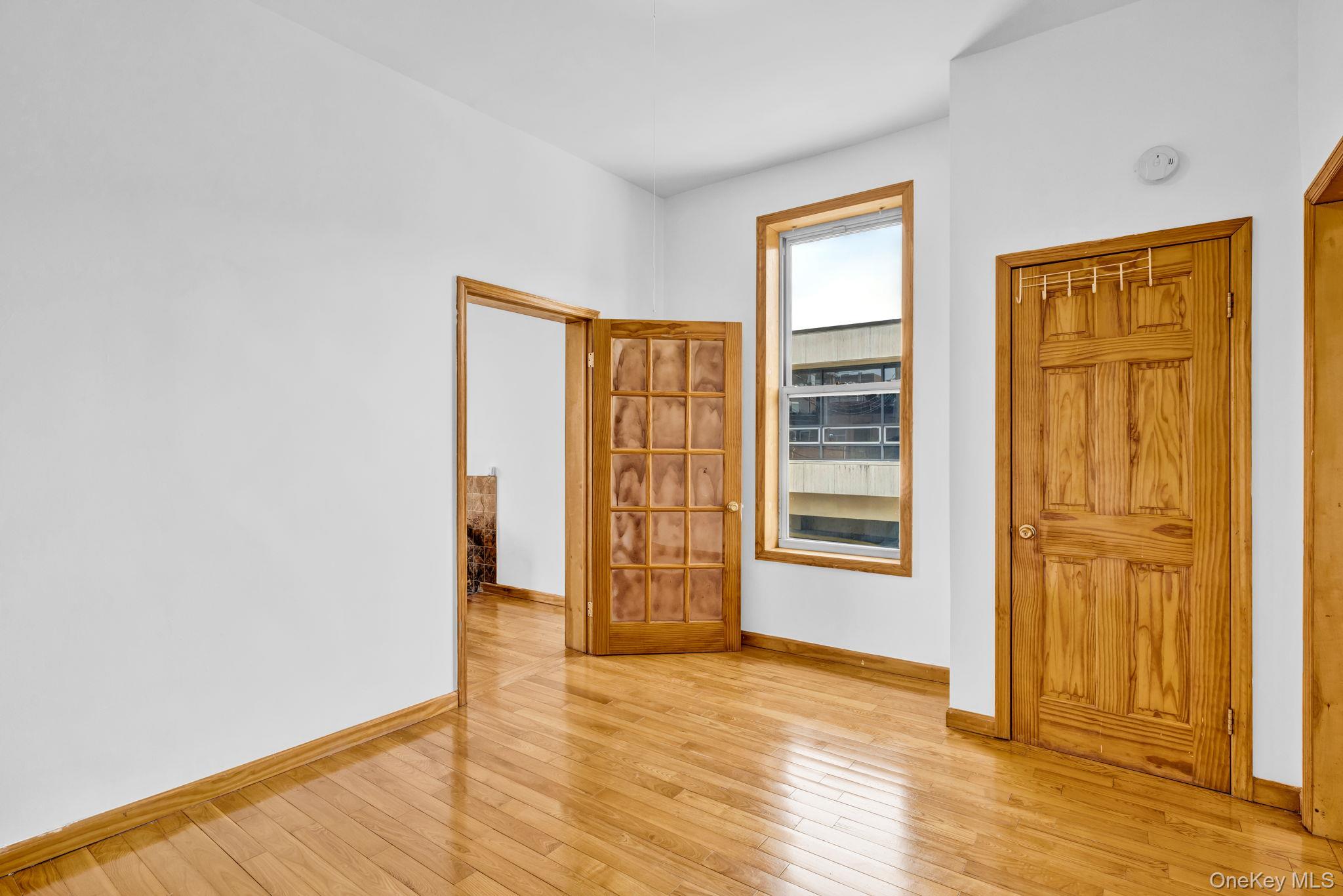 12 N Broadway 1st Floor Property Photo 9