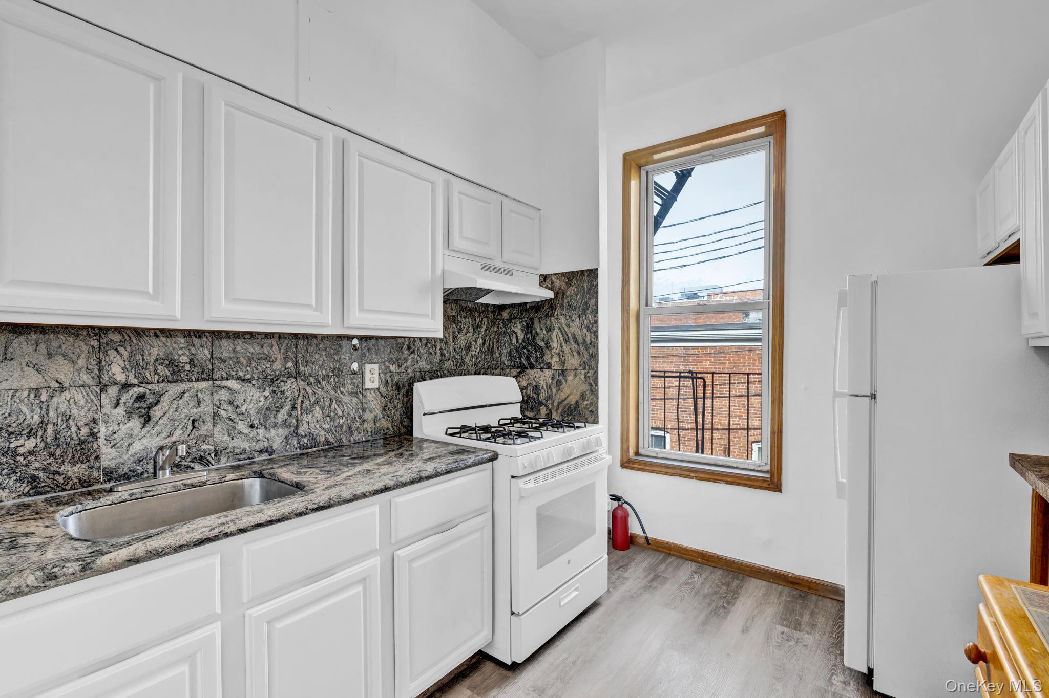 12 N Broadway 1st Floor Property Photo 12