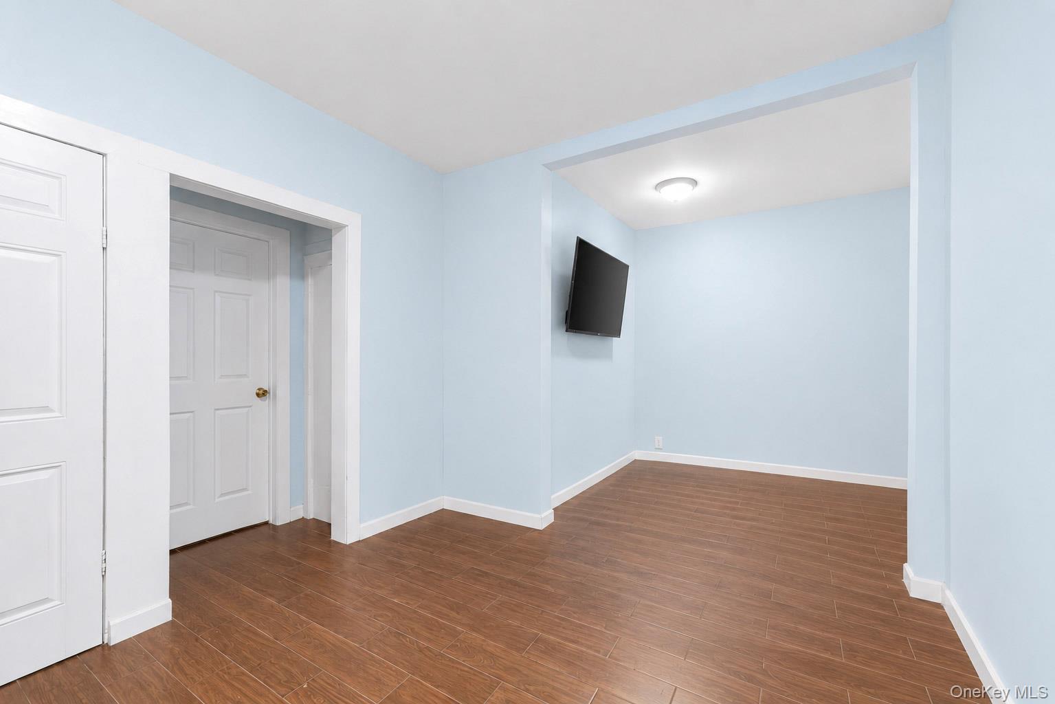 4733 Carpenter Avenue Property Photo 6