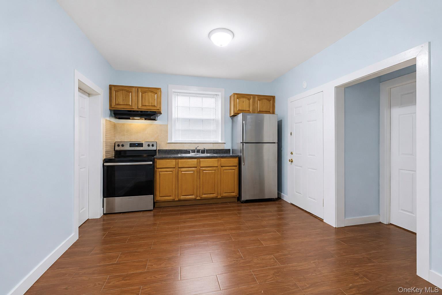 4733 Carpenter Avenue Property Photo 8