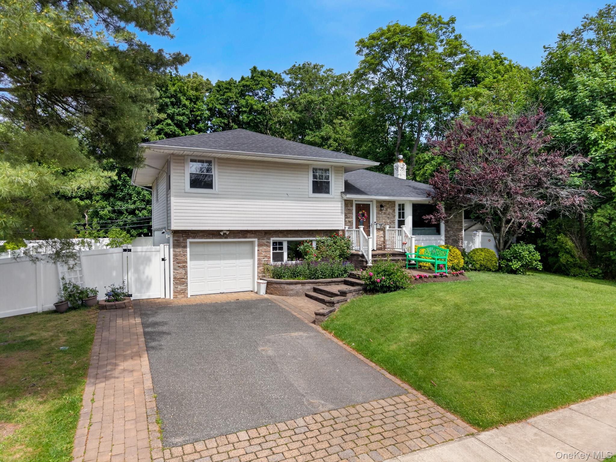 6 Holly Lane Property Photo 1