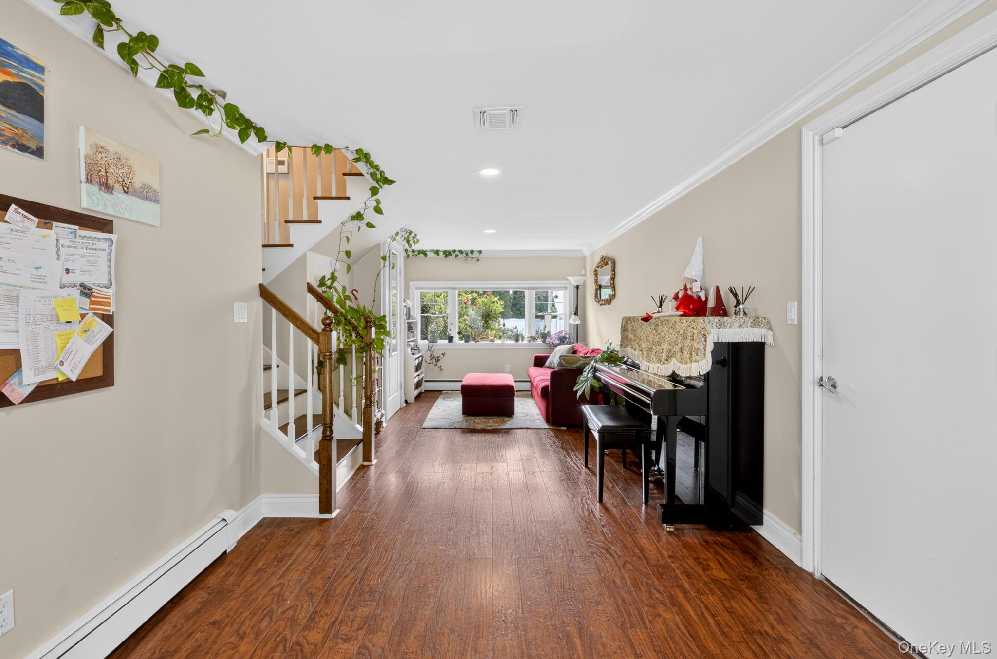6 Holly Lane Property Photo 8