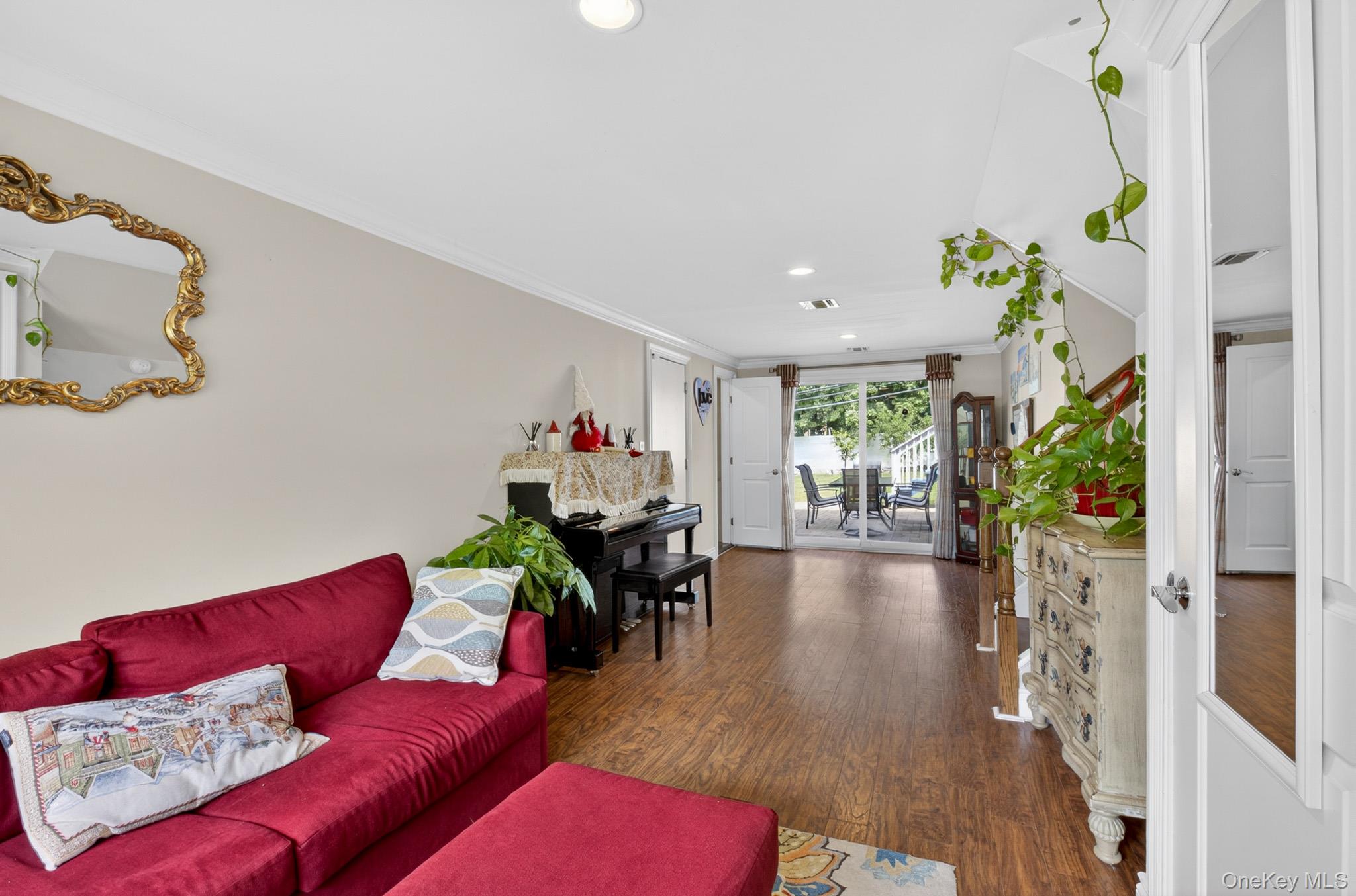 6 Holly Lane Property Photo 10