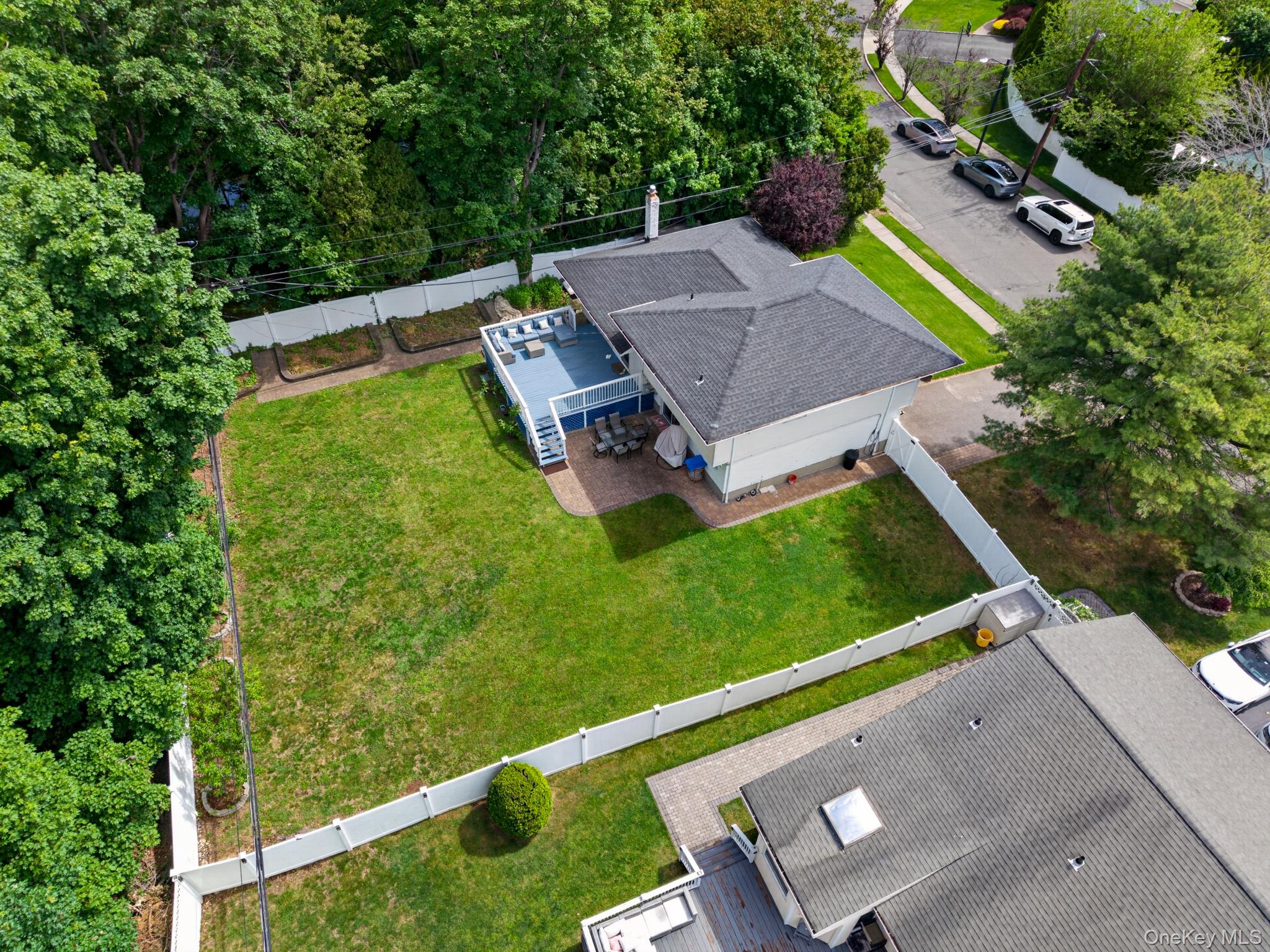 6 Holly Lane Property Photo 27