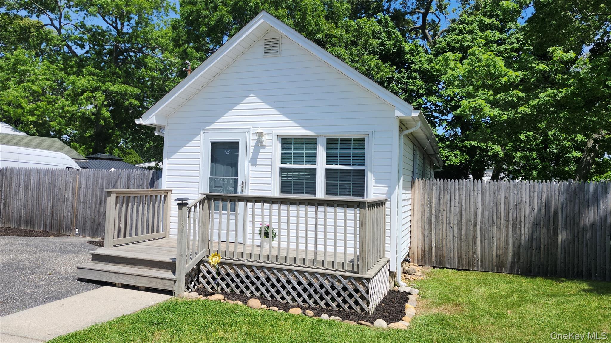 95 Pleasure Avenue Property Photo 2