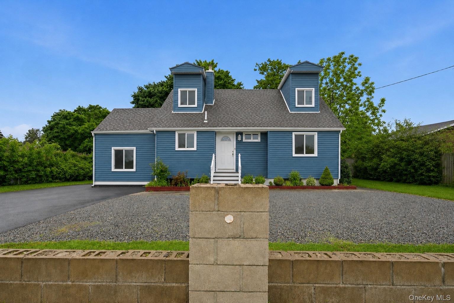 332 Crooked Hill Road Property Photo 1