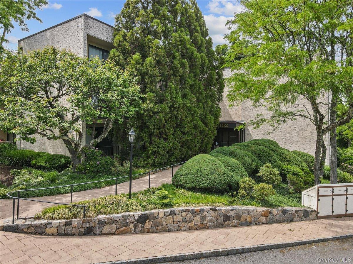 152 Overlook Avenue 2c Property Photo 1