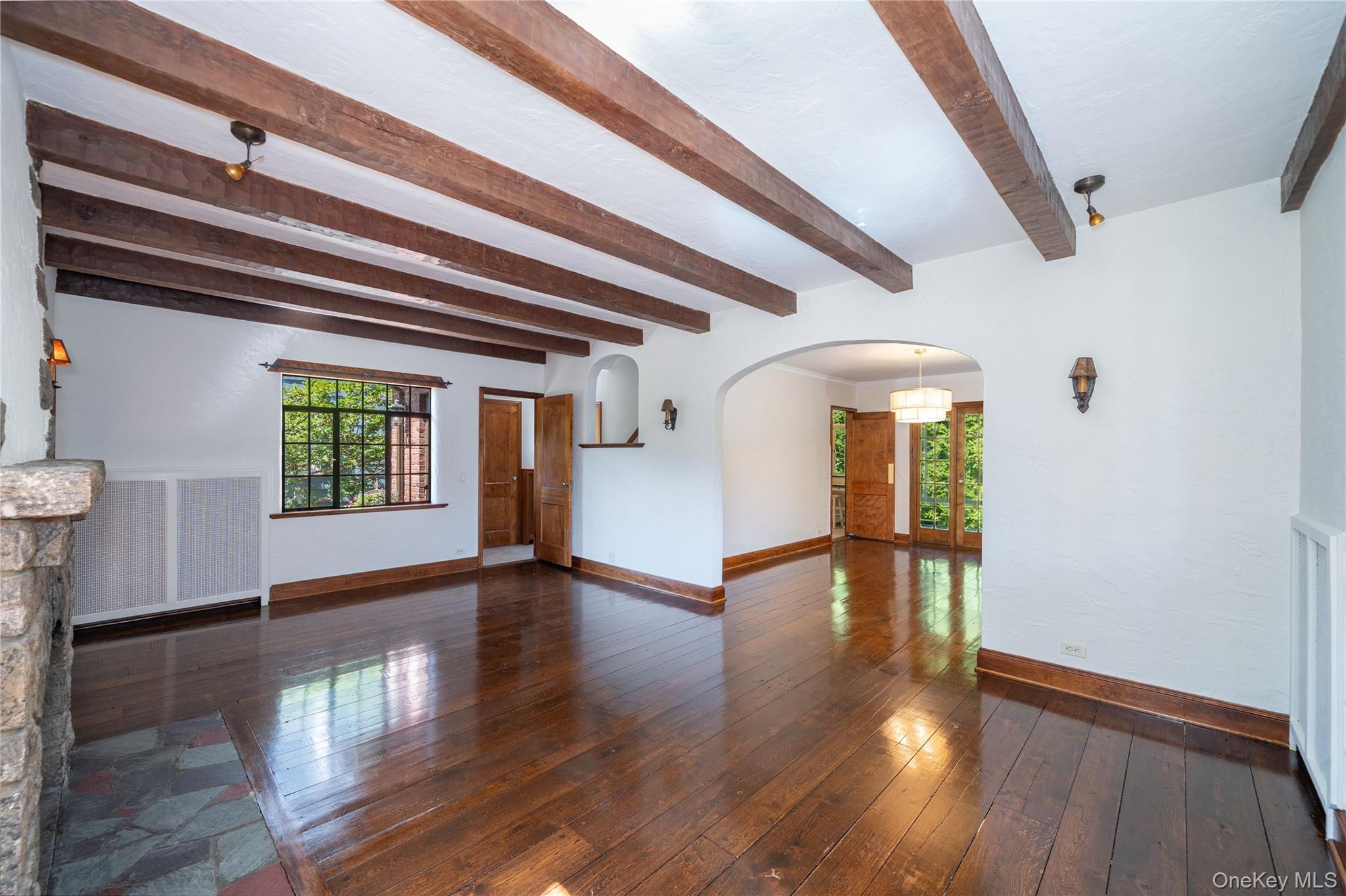 103 Manhattan Avenue Property Photo 3