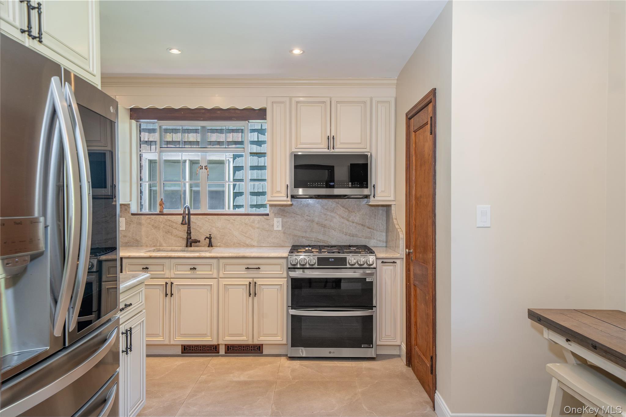 103 Manhattan Avenue Property Photo 7