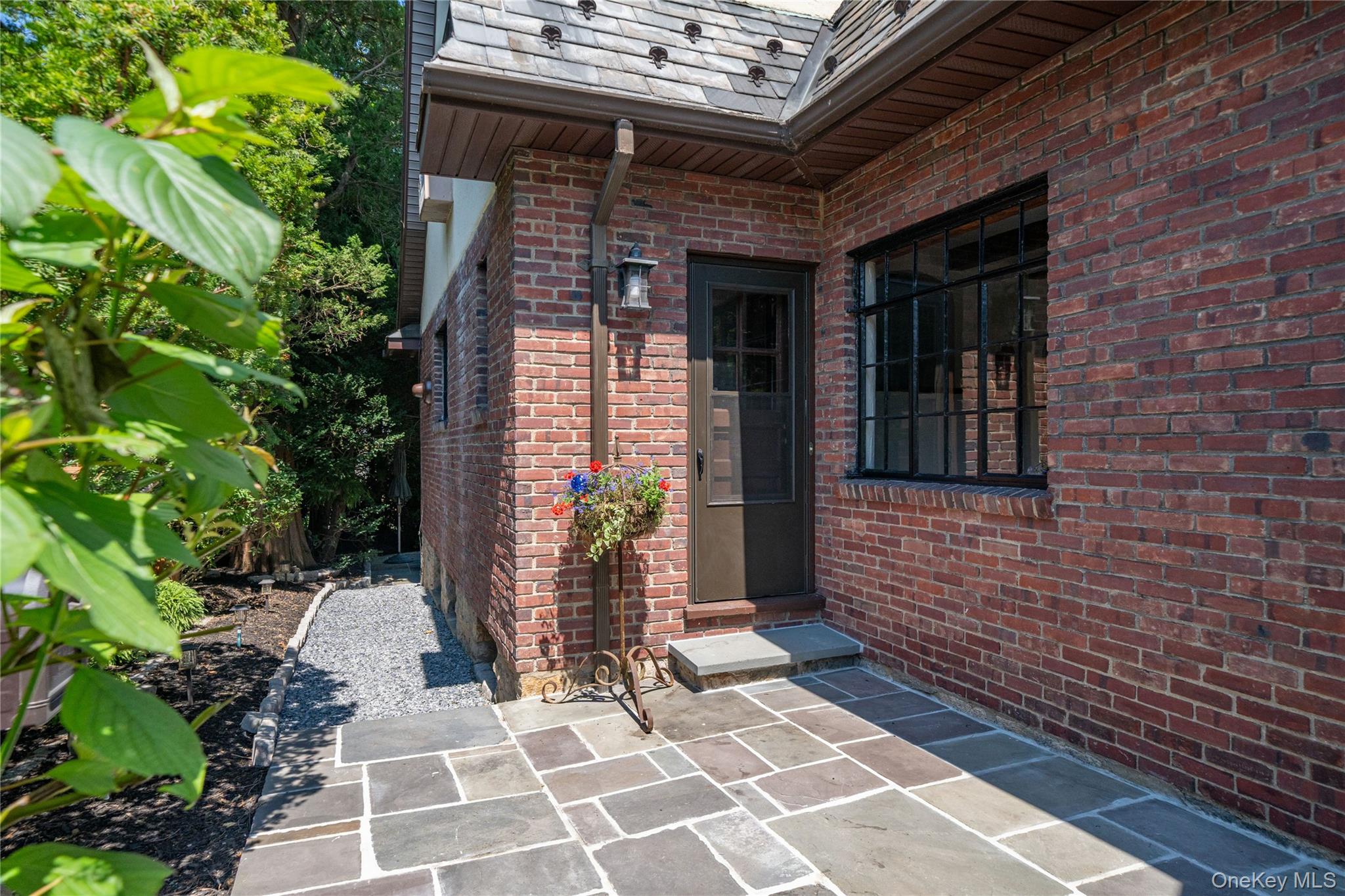 103 Manhattan Avenue Property Photo 9