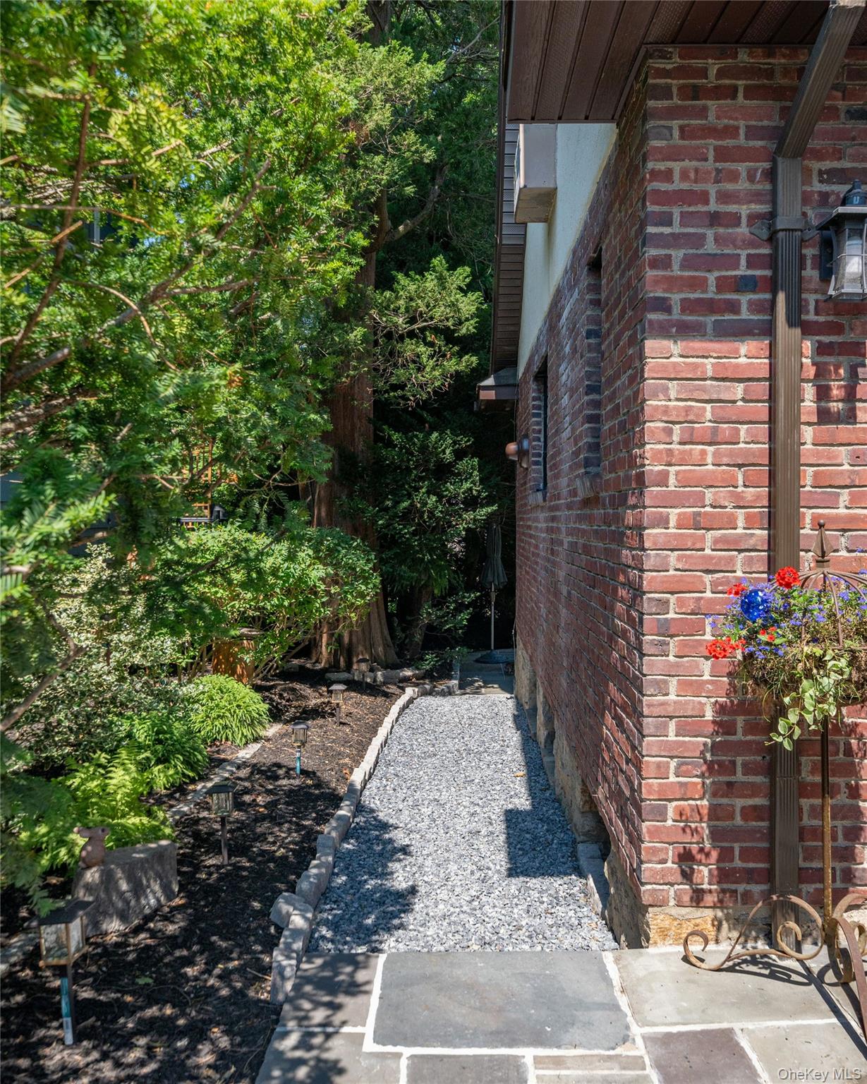 103 Manhattan Avenue Property Photo 11