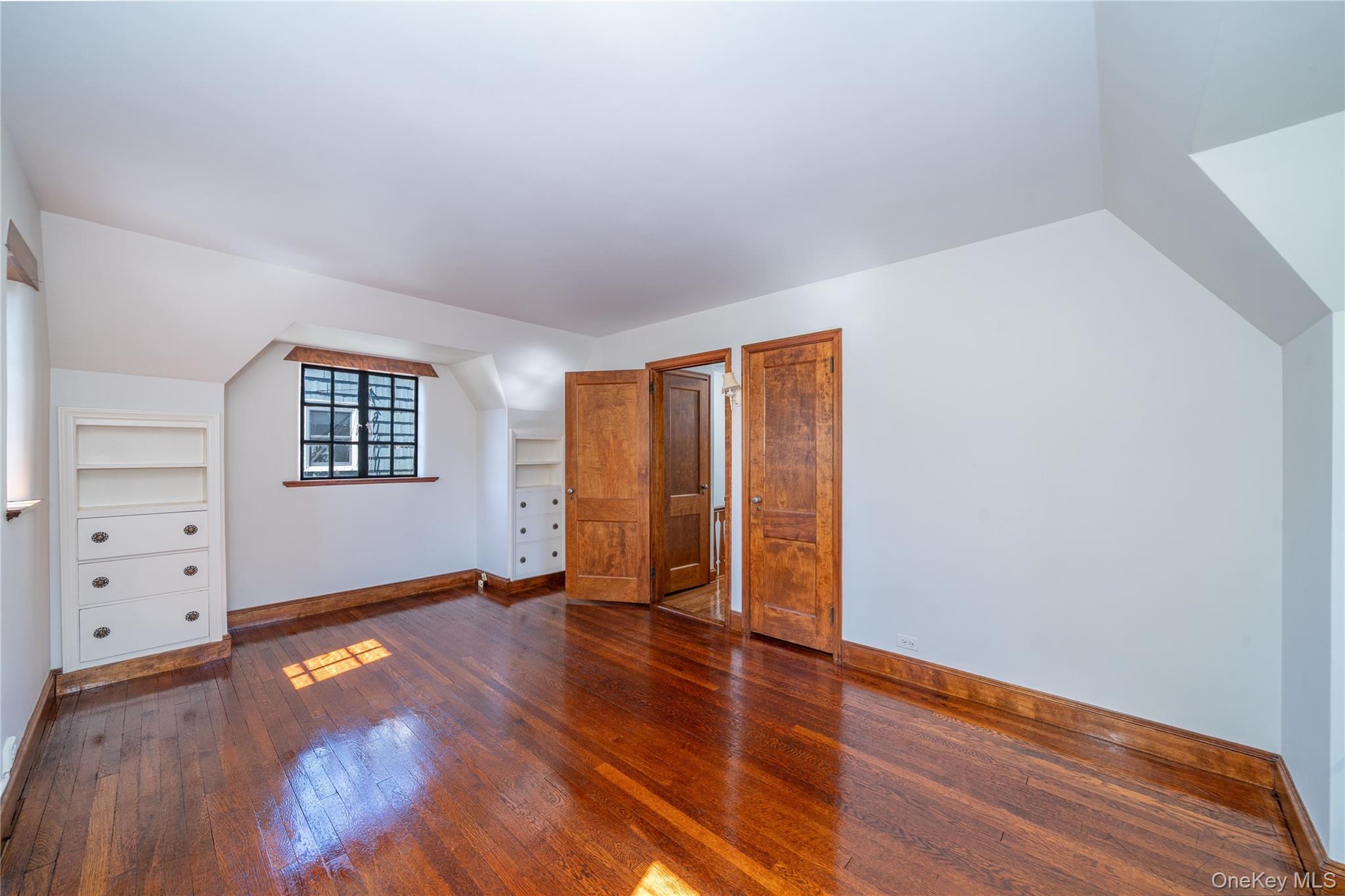 103 Manhattan Avenue Property Photo 16