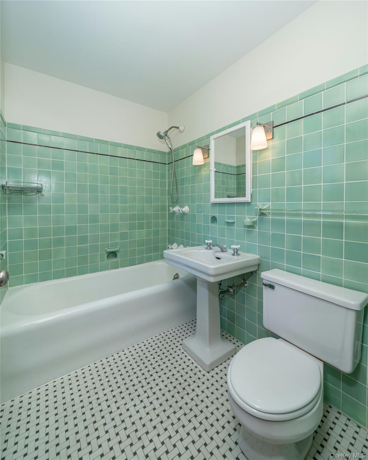 103 Manhattan Avenue Property Photo 20