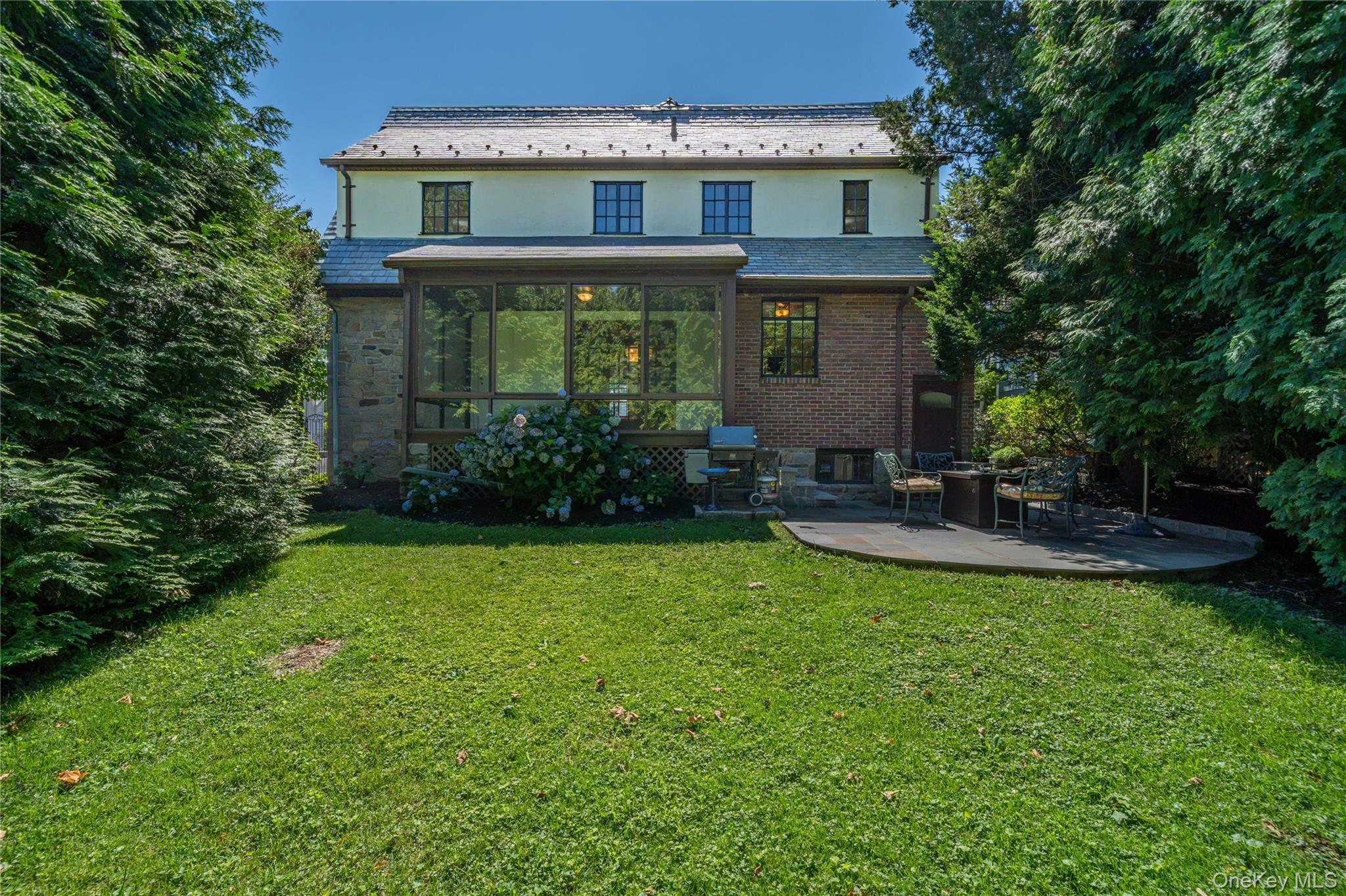 103 Manhattan Avenue Property Photo 21