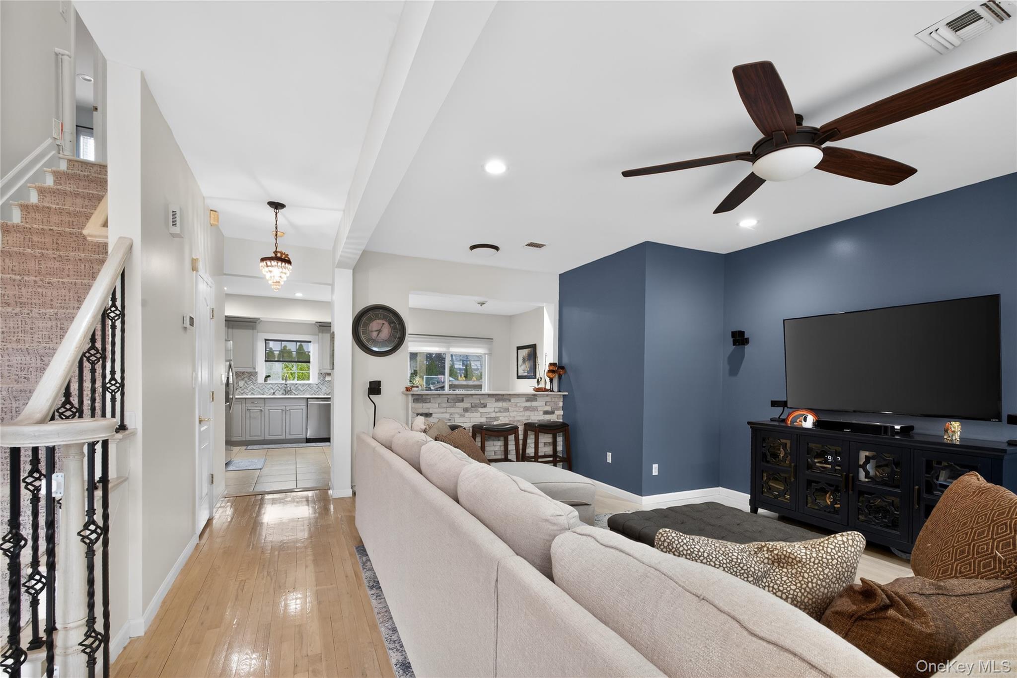 3341 Colony Drive Property Photo 5