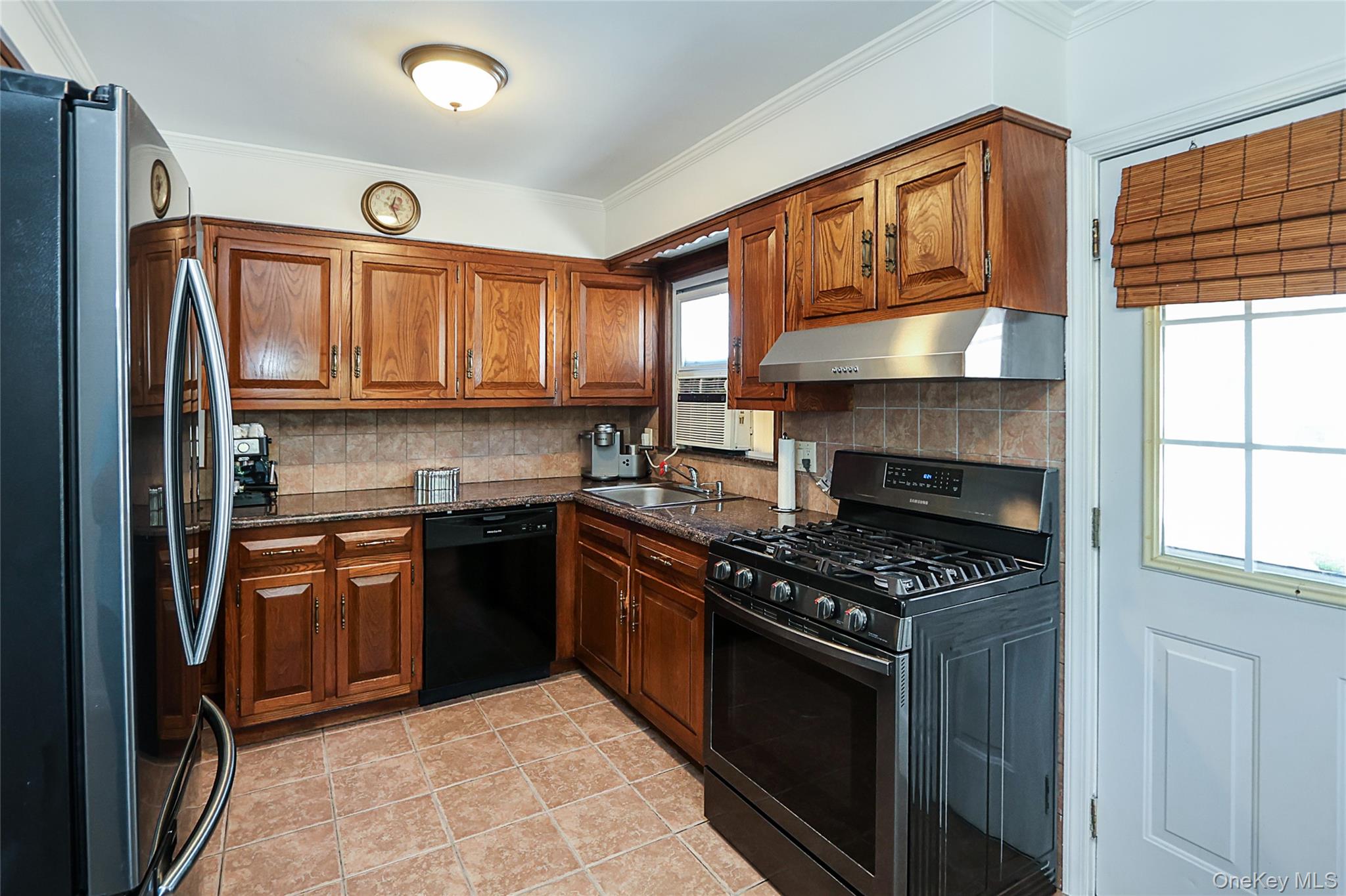 251 Mckinley Parkway Property Photo 7