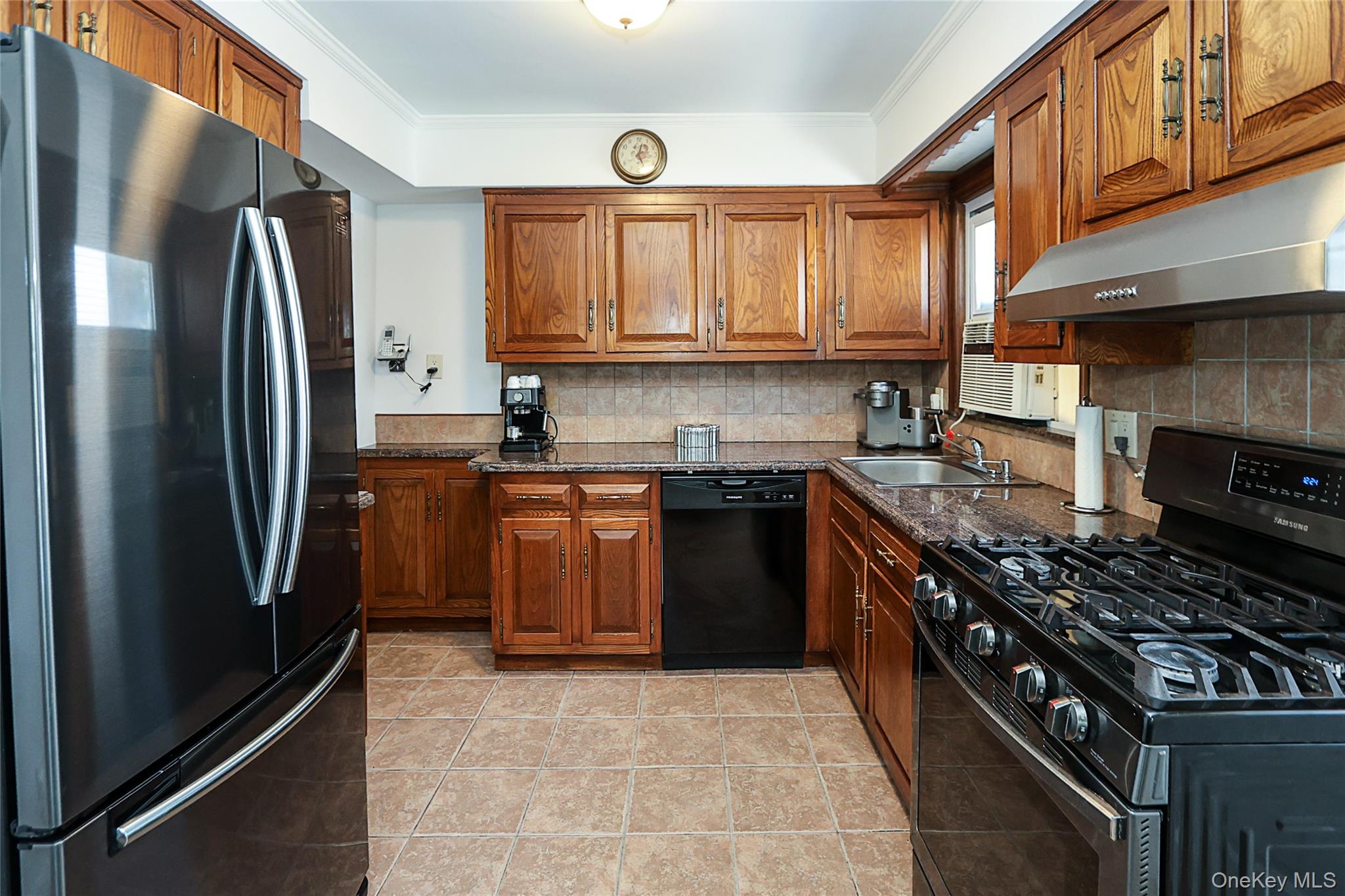 251 Mckinley Parkway Property Photo 8