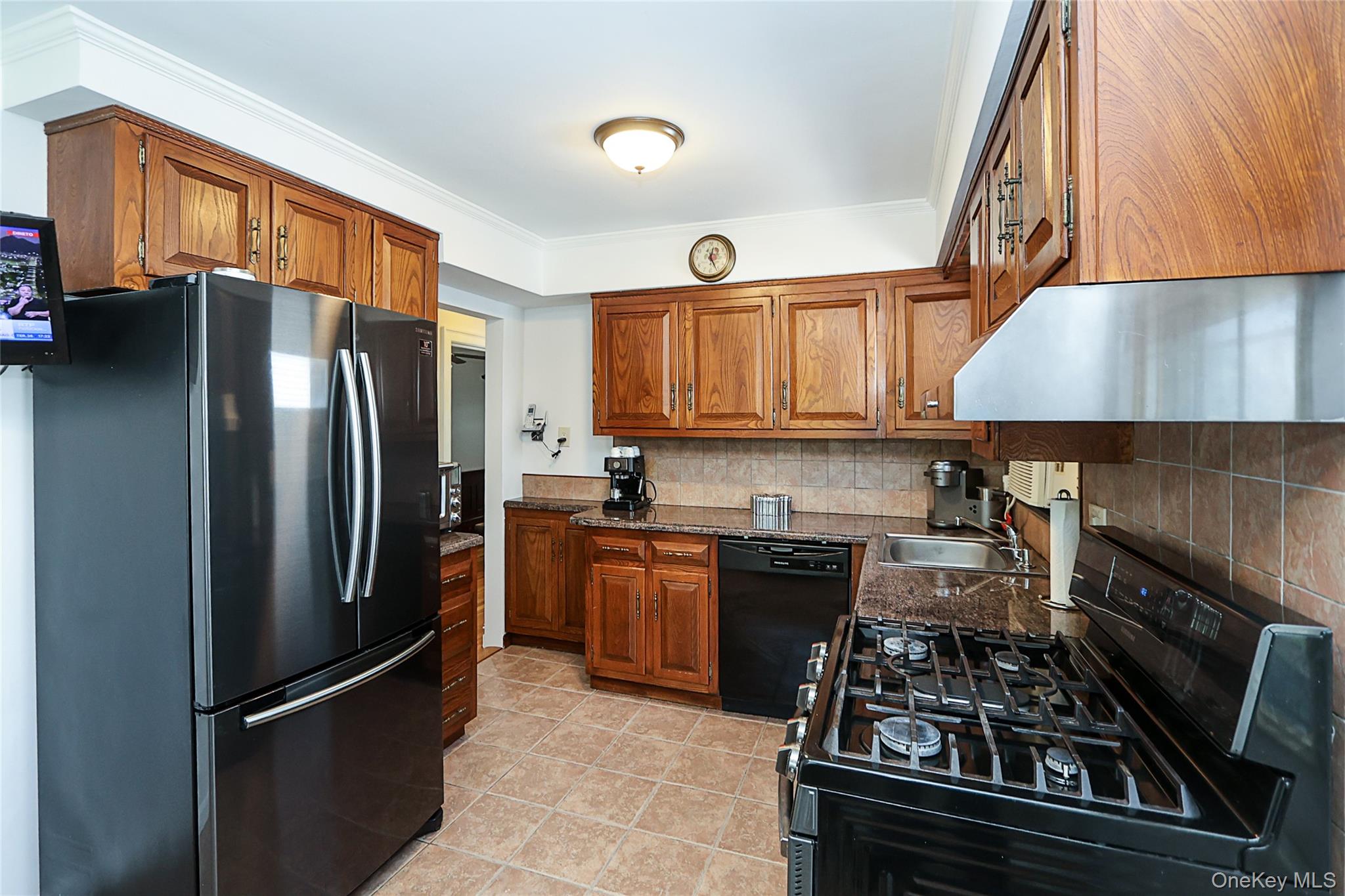 251 Mckinley Parkway Property Photo 9