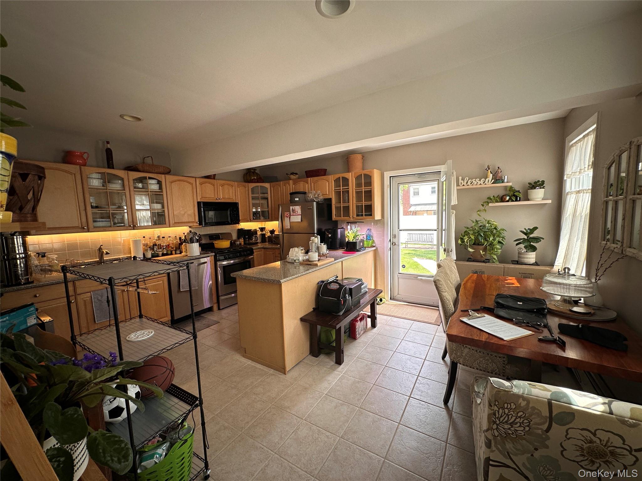 568 Irving Street Property Photo 2