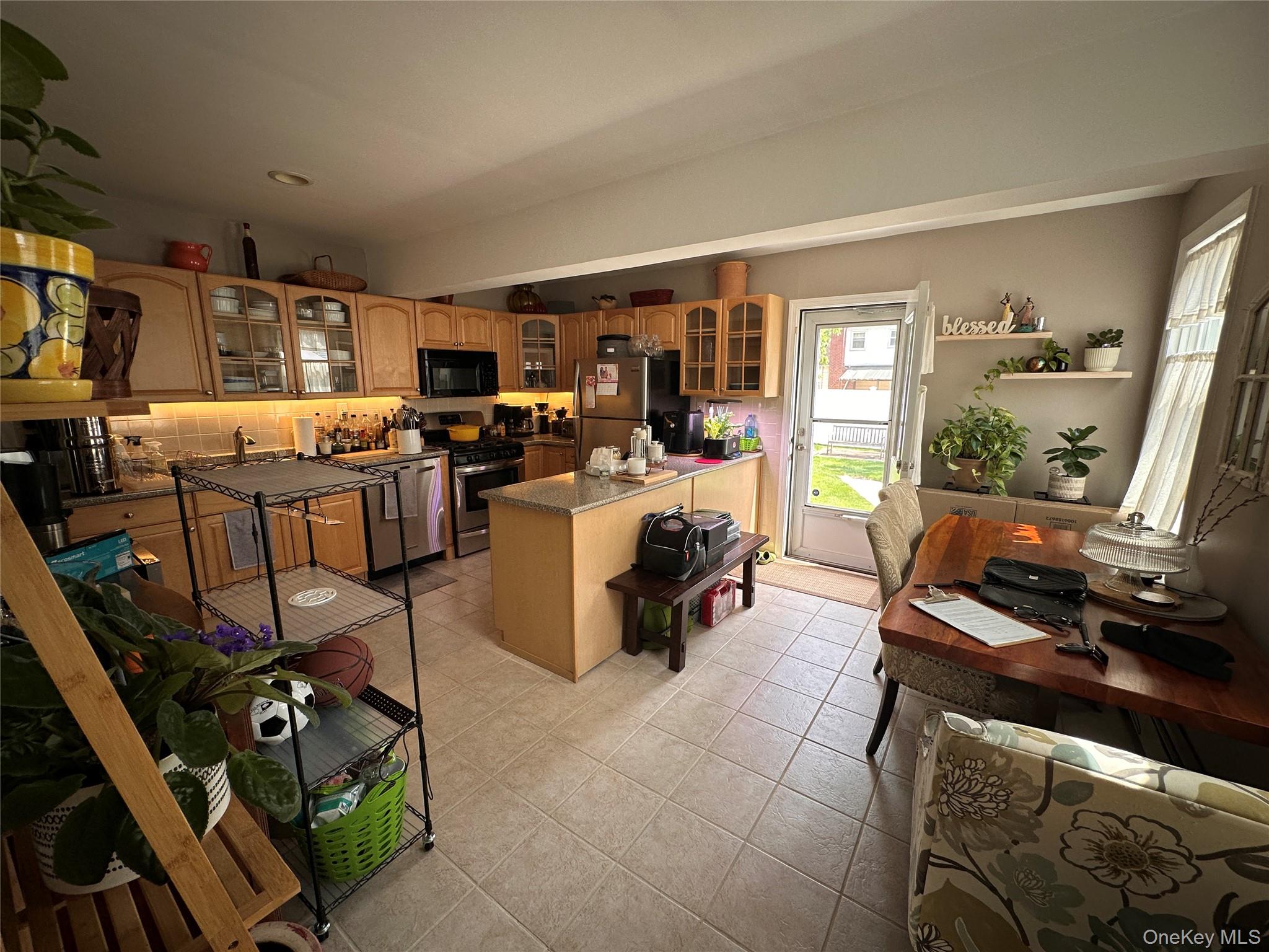 568 Irving Street Property Photo 5