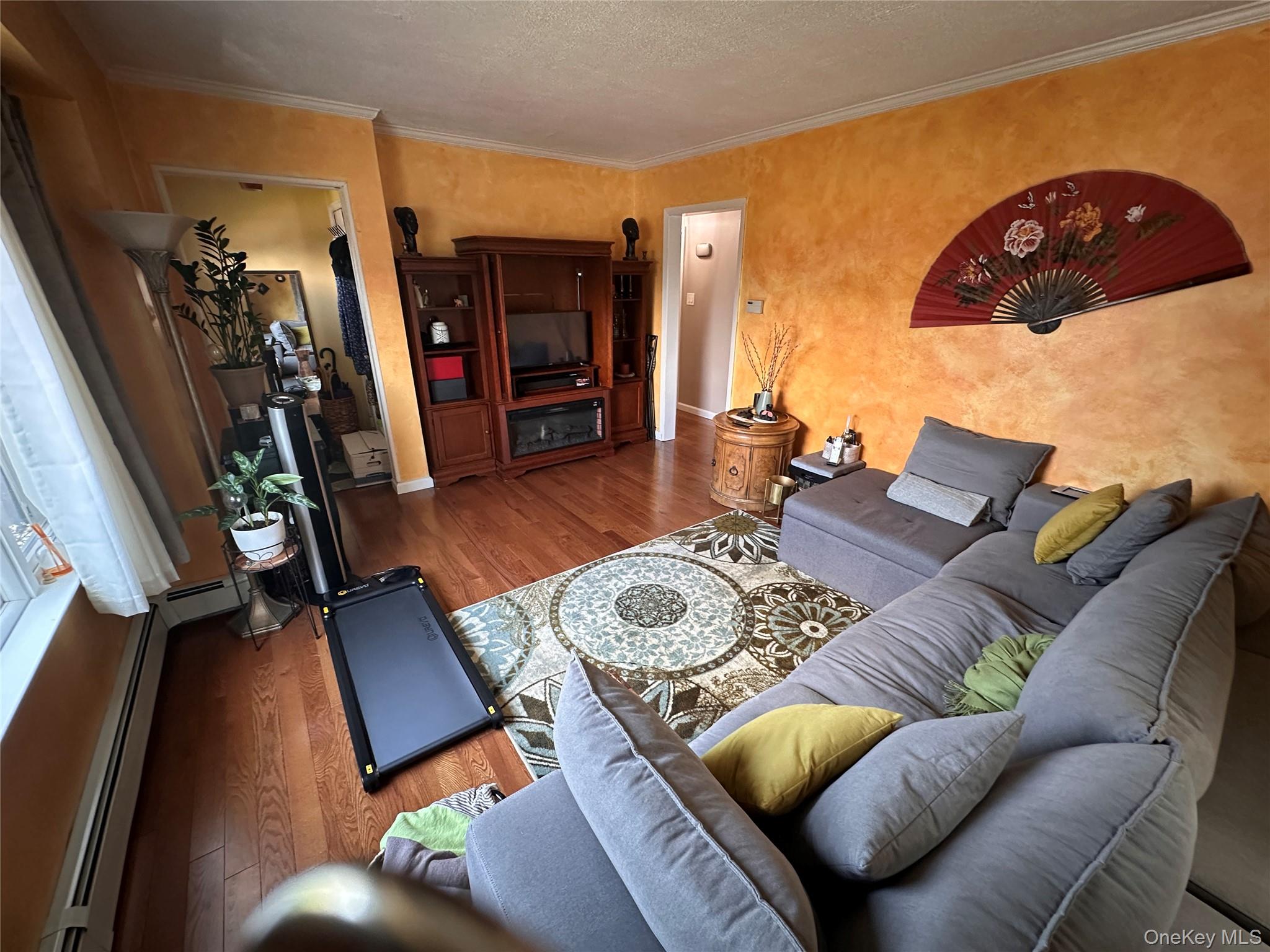 568 Irving Street Property Photo 7