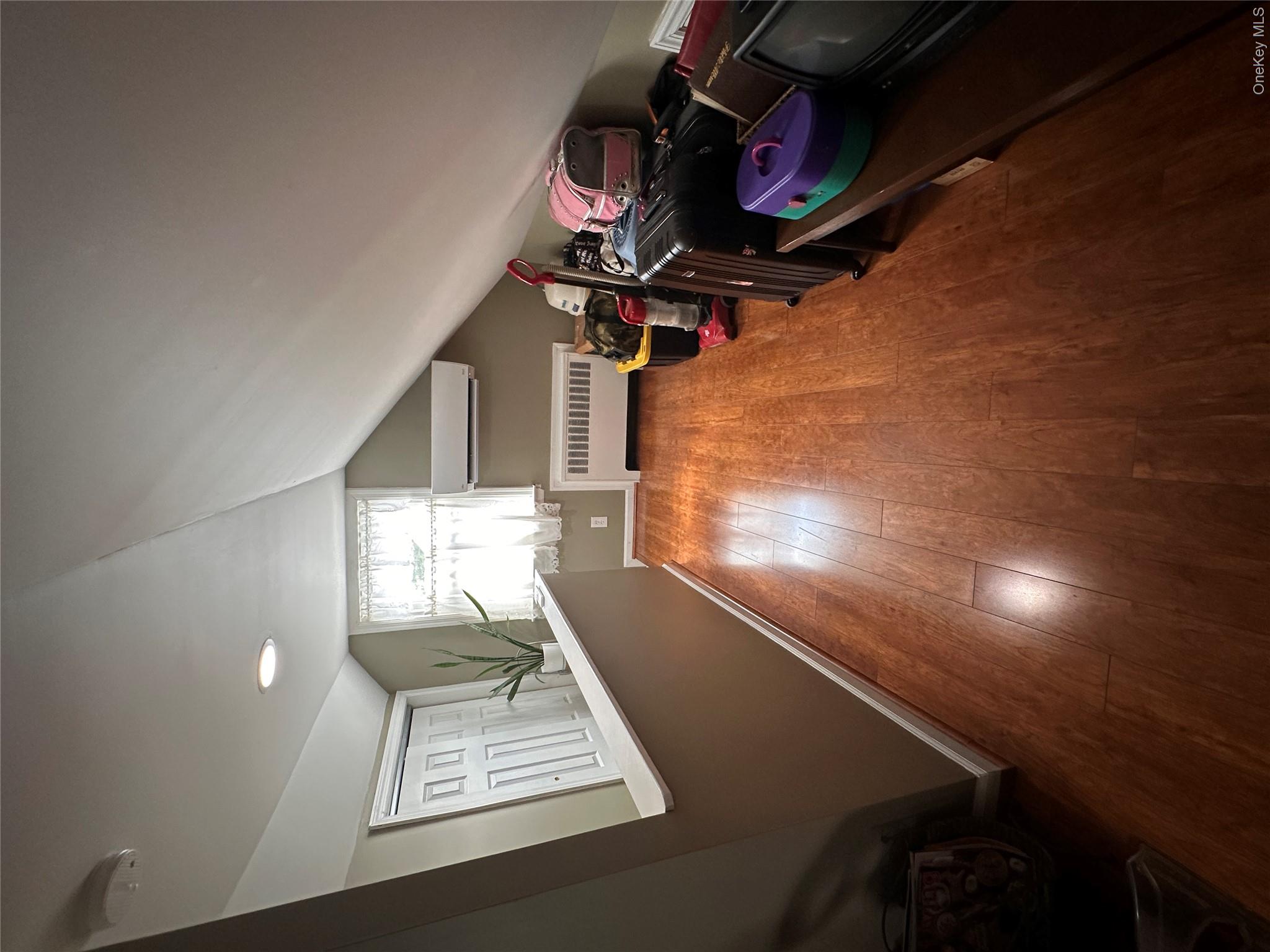 568 Irving Street Property Photo 23