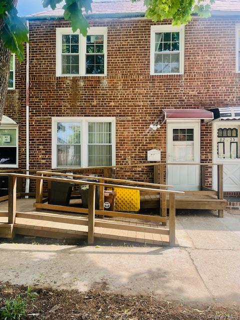 8221 251st Street Property Photo 1