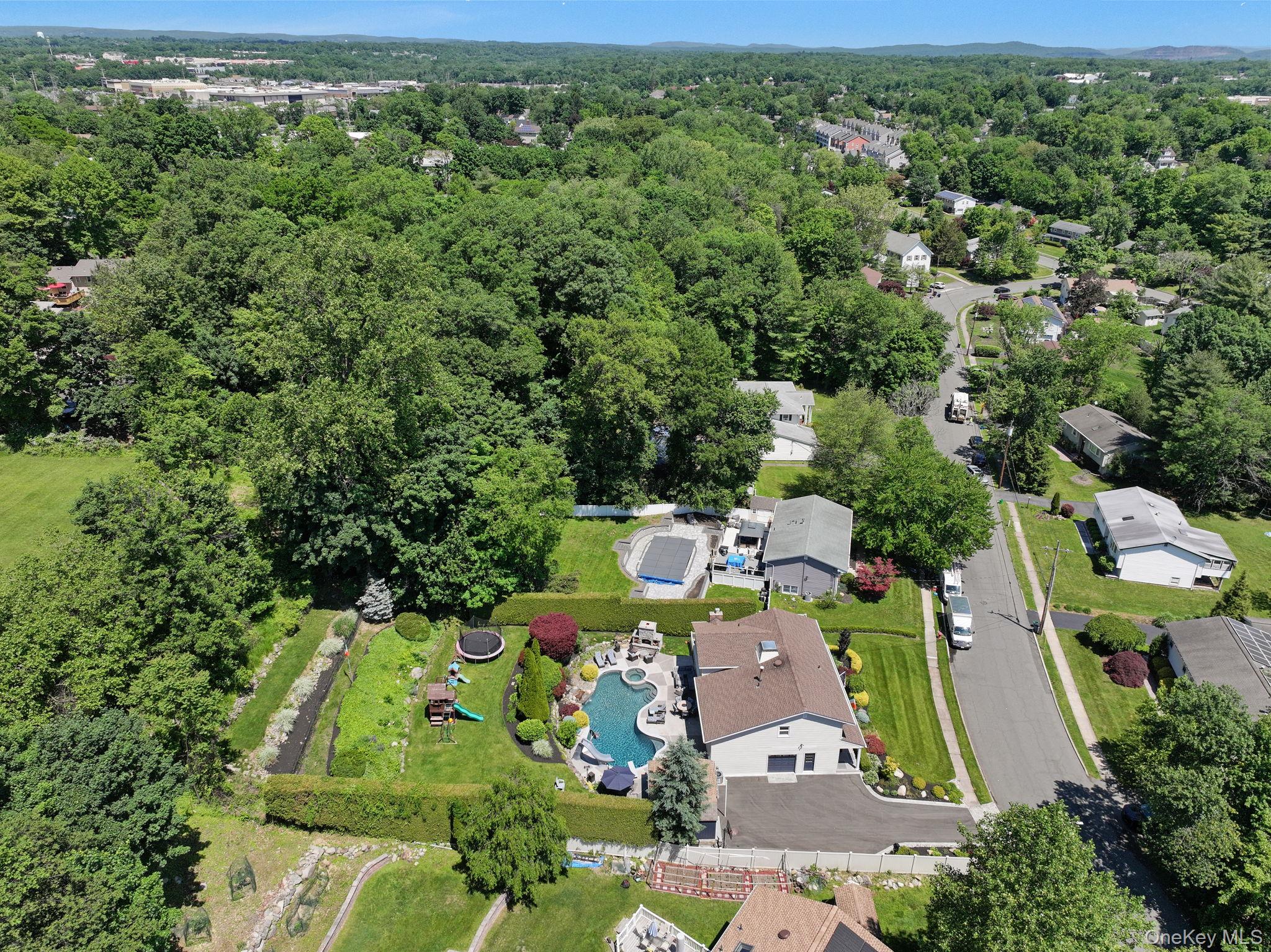12 Pelham Avenue Property Photo 17
