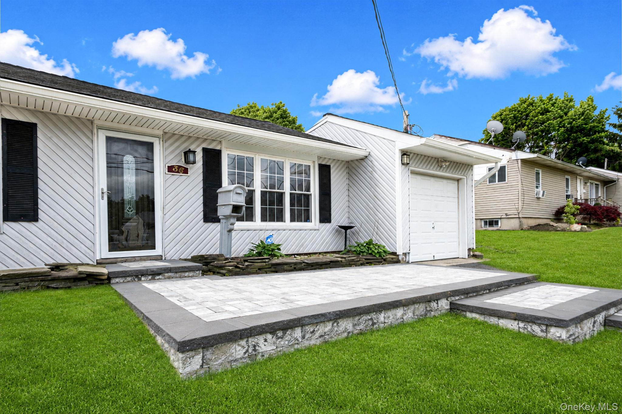 36 Naples Avenue Property Photo 4