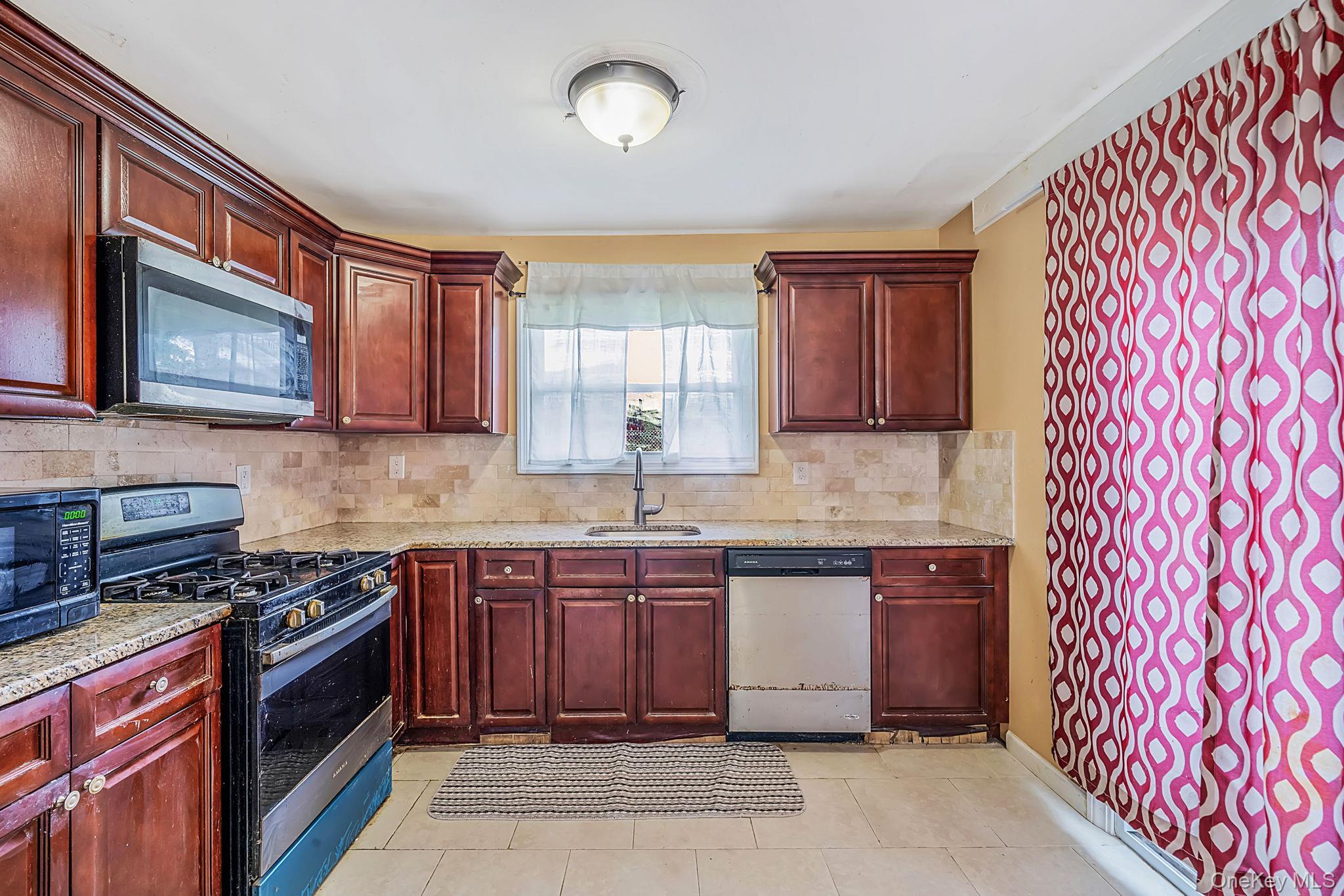 36 Naples Avenue Property Photo 9