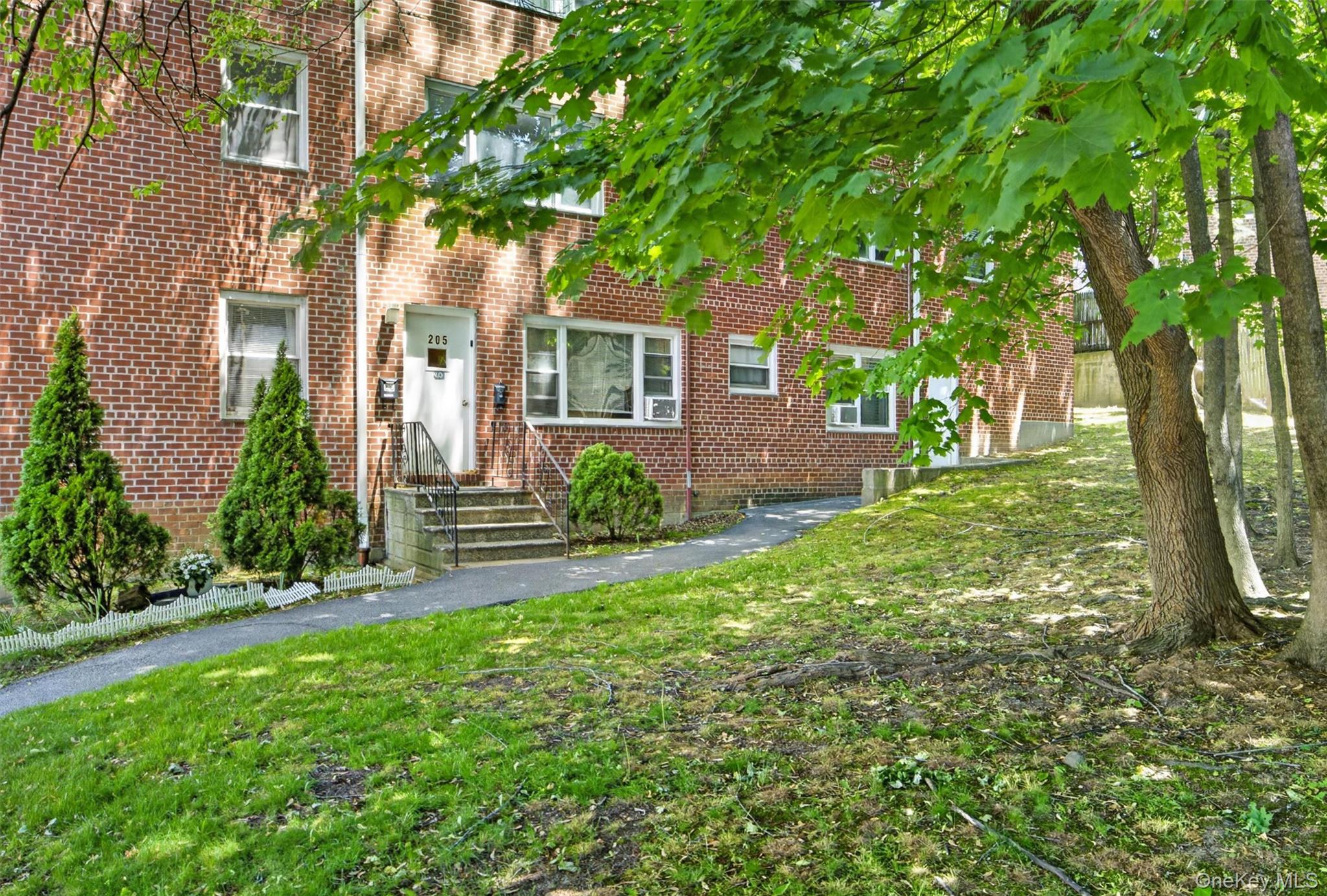 205 W Post Road E-1-o Property Photo 3