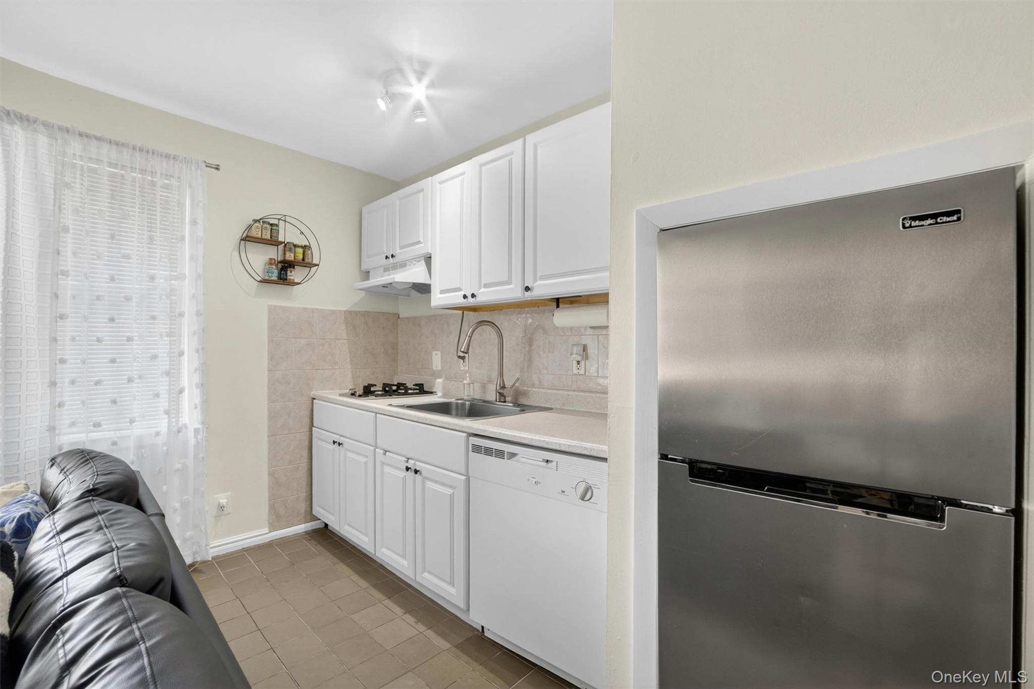 205 W Post Road E-1-o Property Photo 10