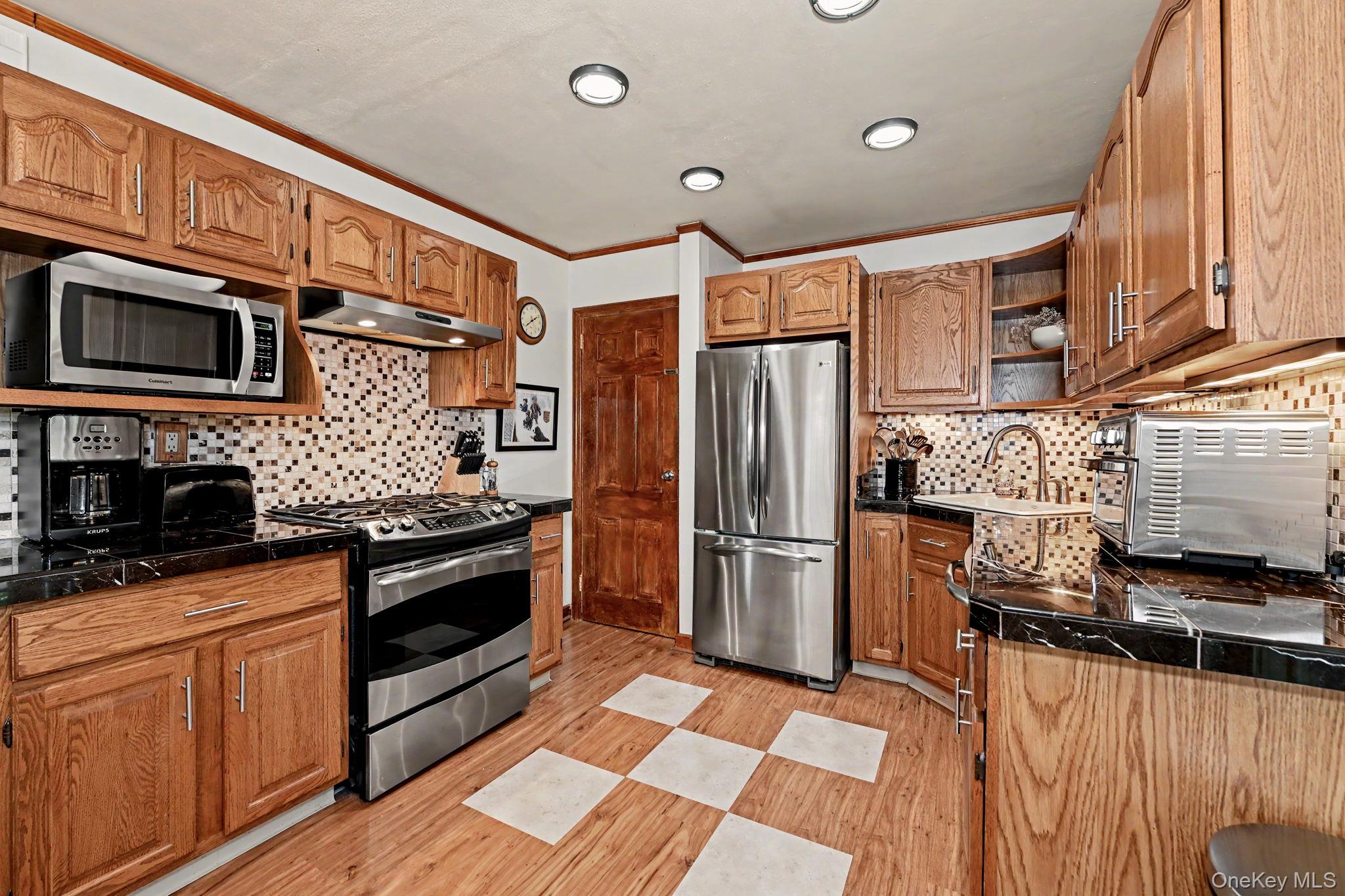 13 Lorenz Avenue Property Photo 7
