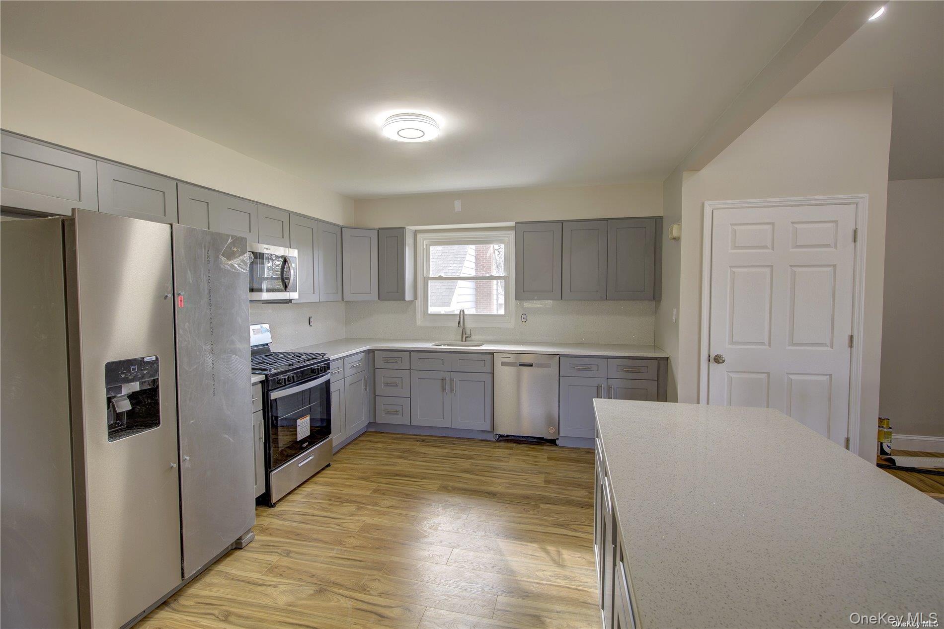 207 Catherine Avenue Property Photo 3