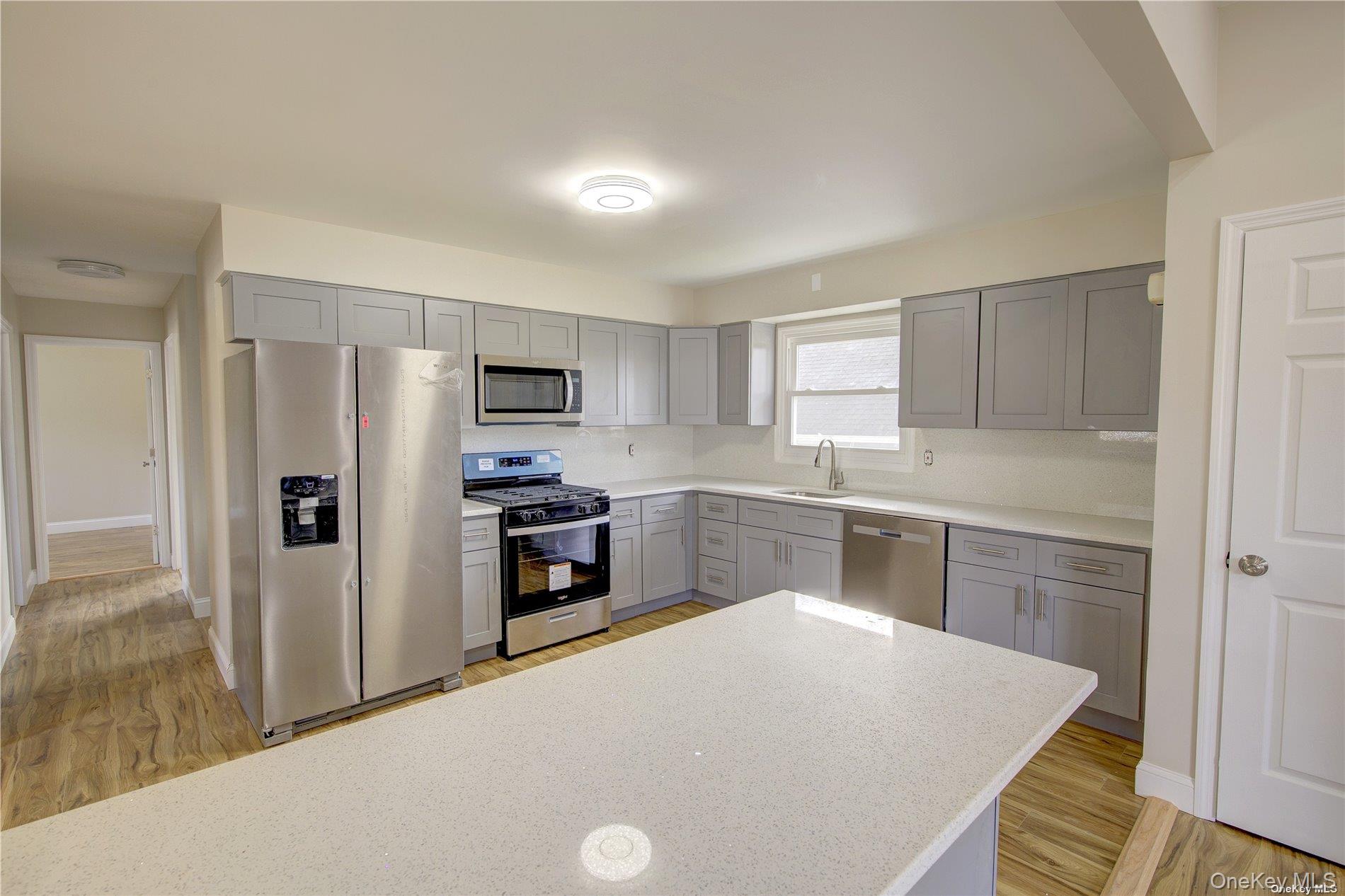 207 Catherine Avenue Property Photo 4