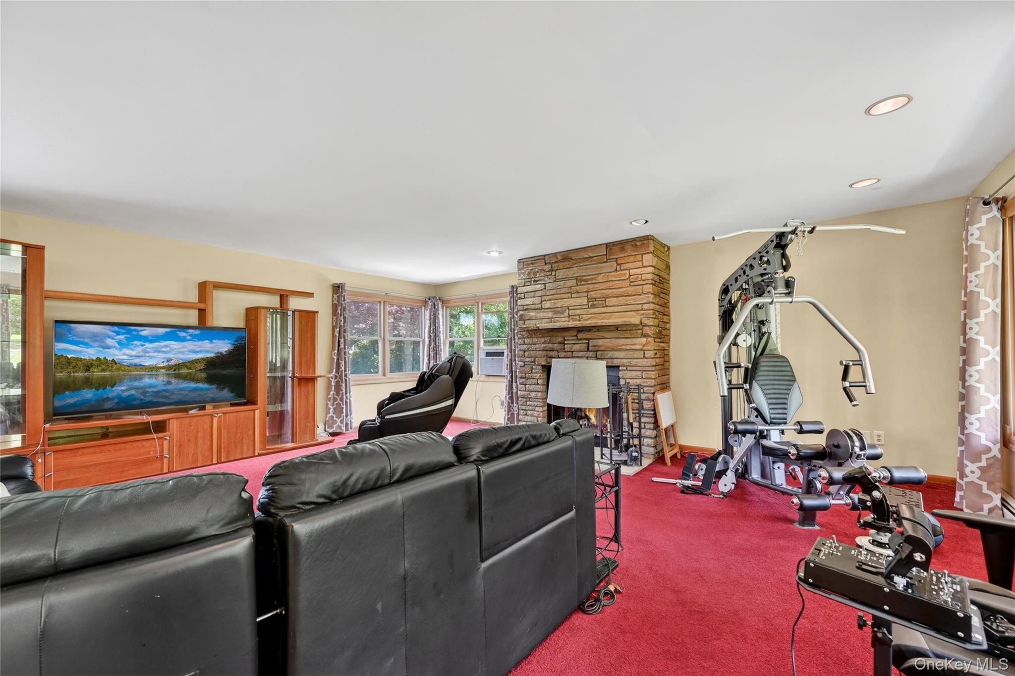 2 Grove Avenue Property Photo 4