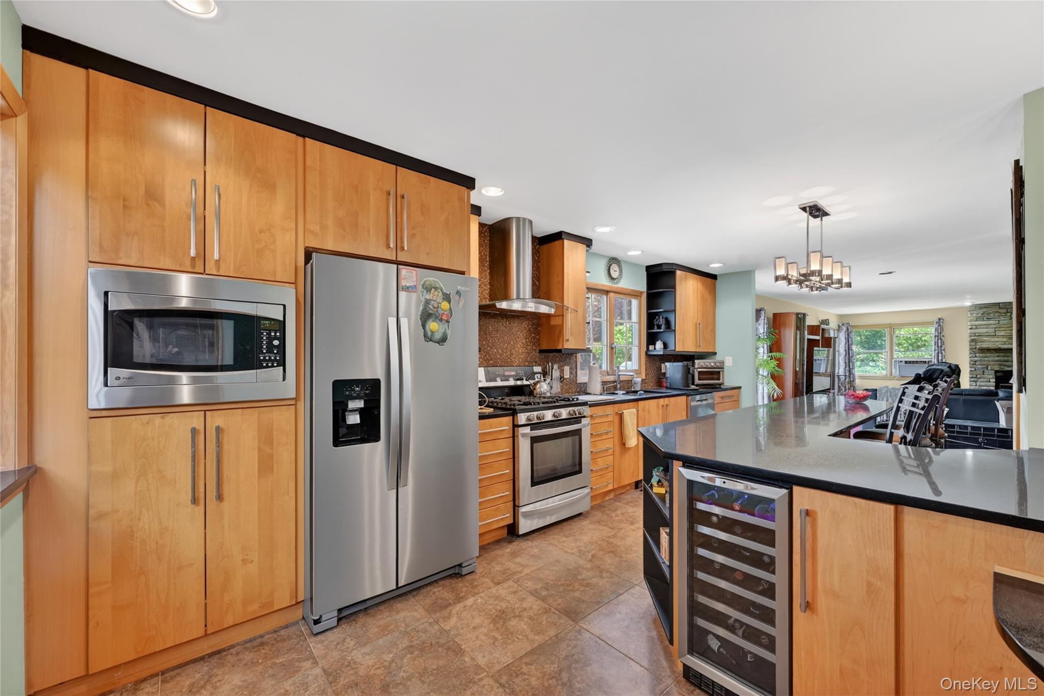 2 Grove Avenue Property Photo 9