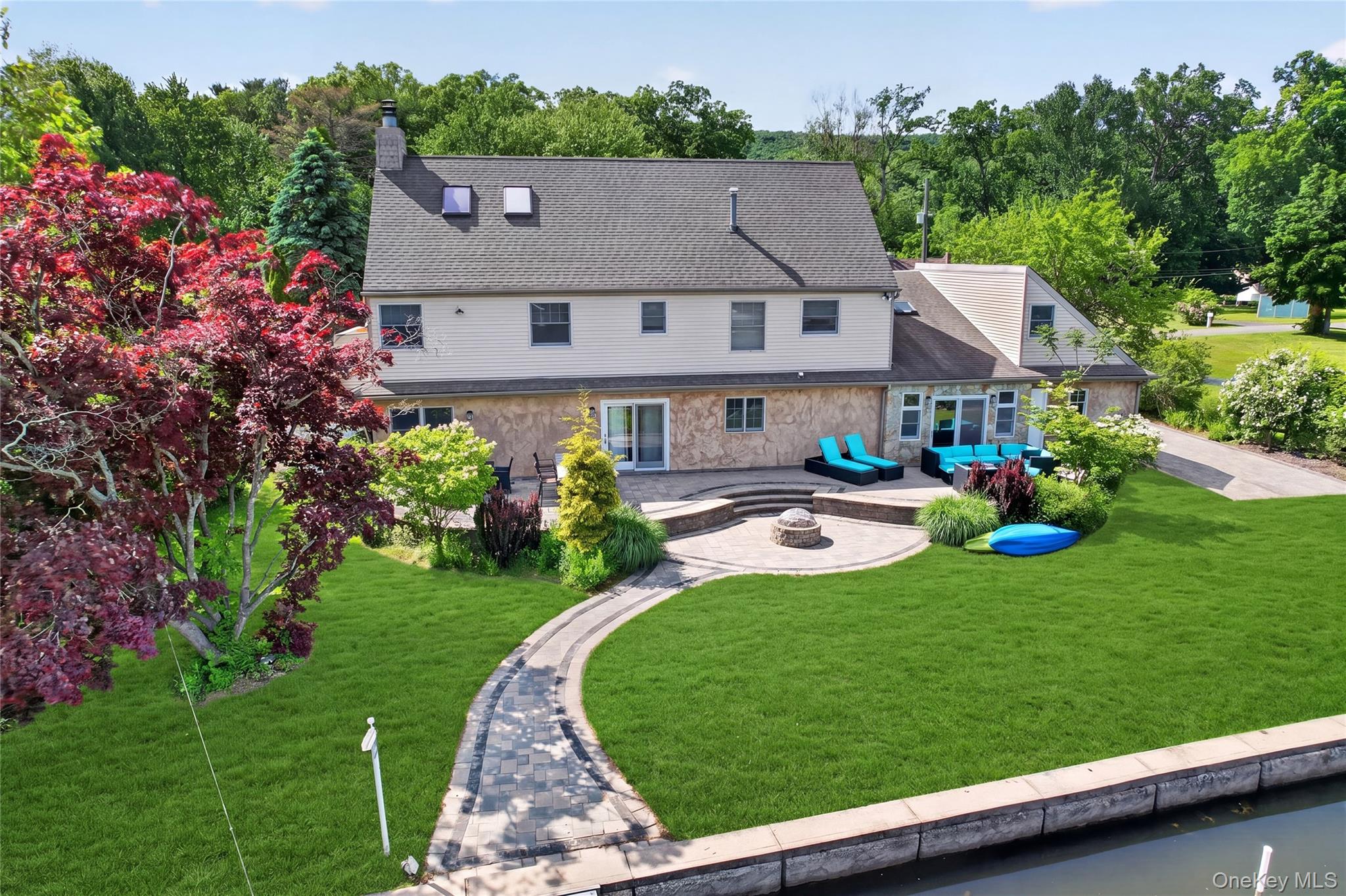 2 Grove Avenue Property Photo 36