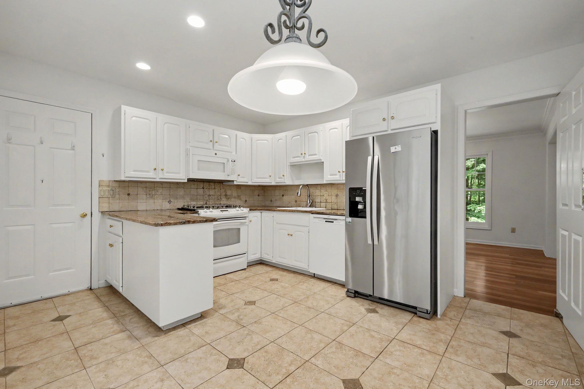 4 Annes Wood Lane Property Photo 5