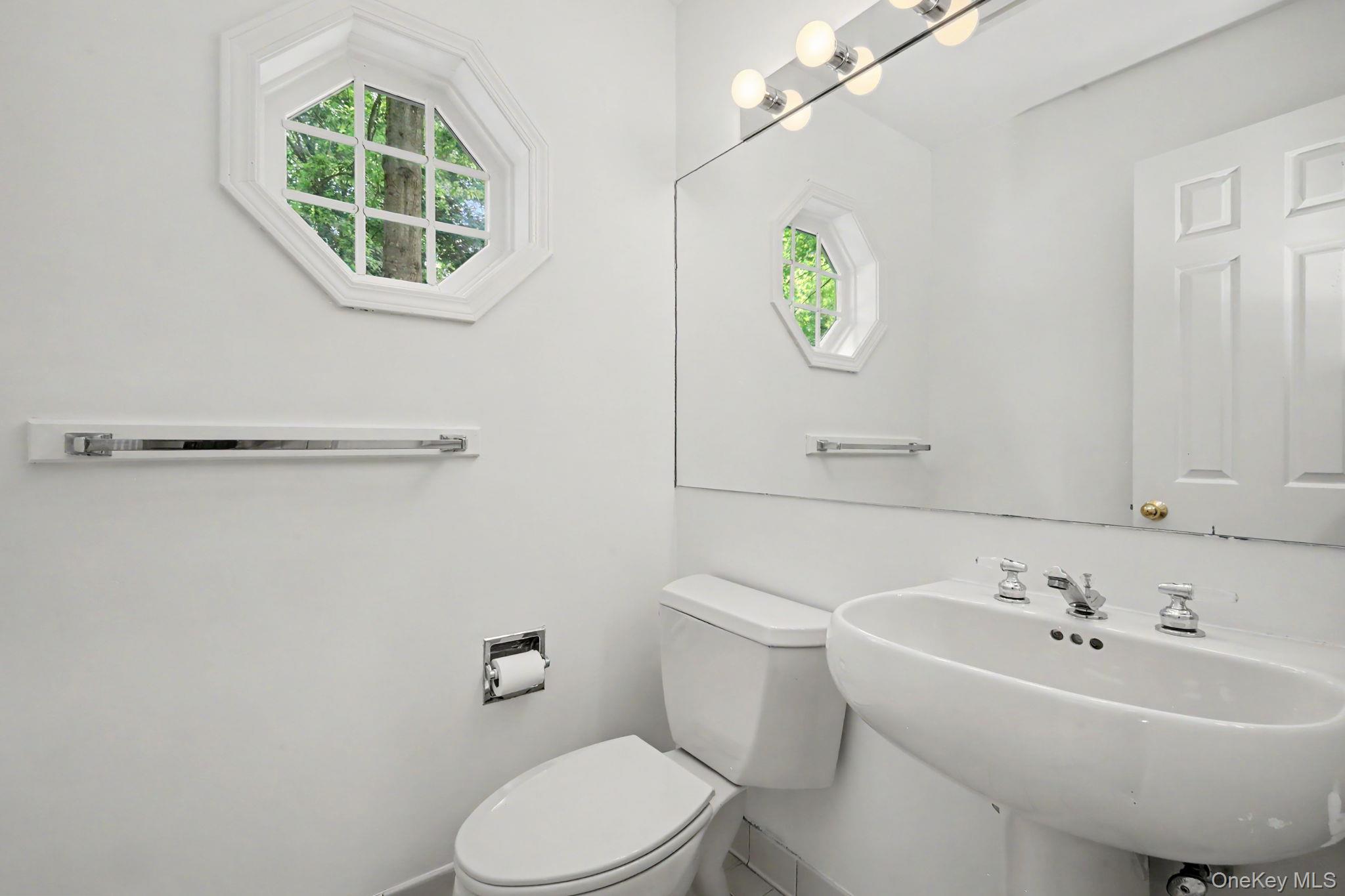 4 Annes Wood Lane Property Photo 14