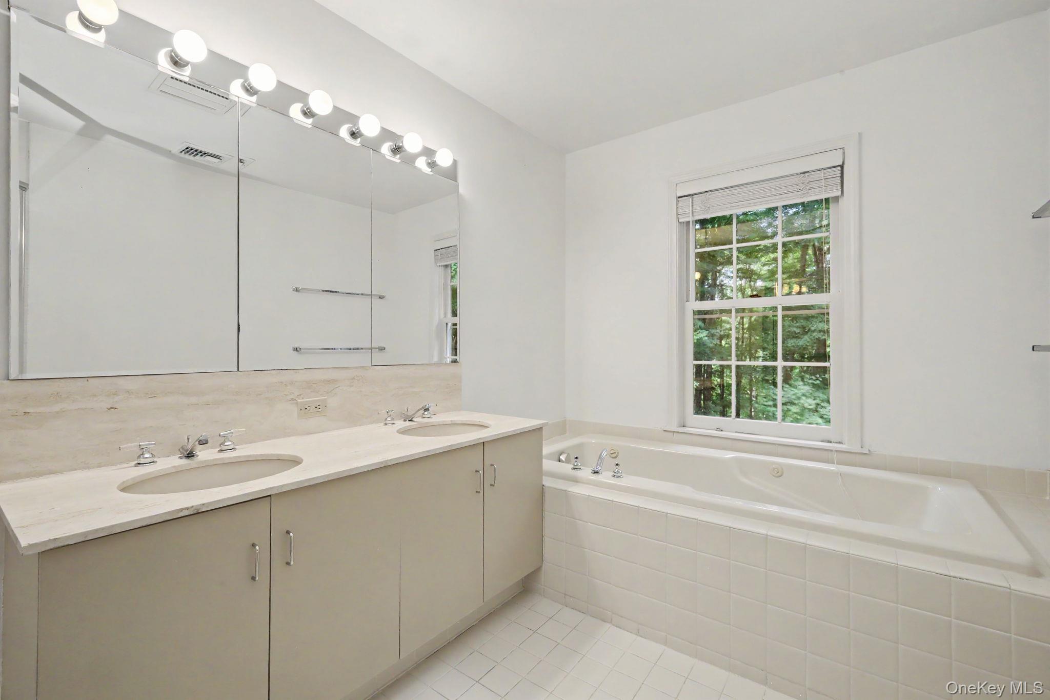 4 Annes Wood Lane Property Photo 21