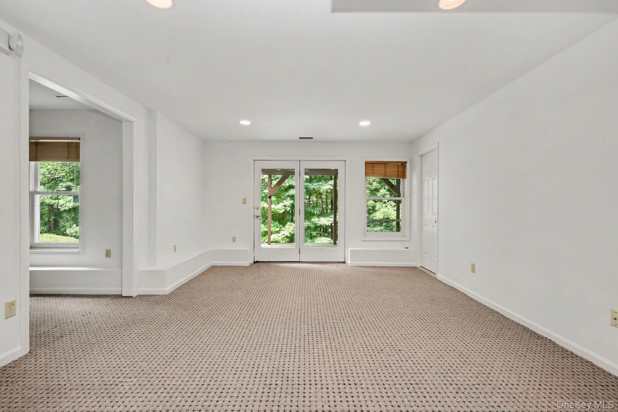 4 Annes Wood Lane Property Photo 28