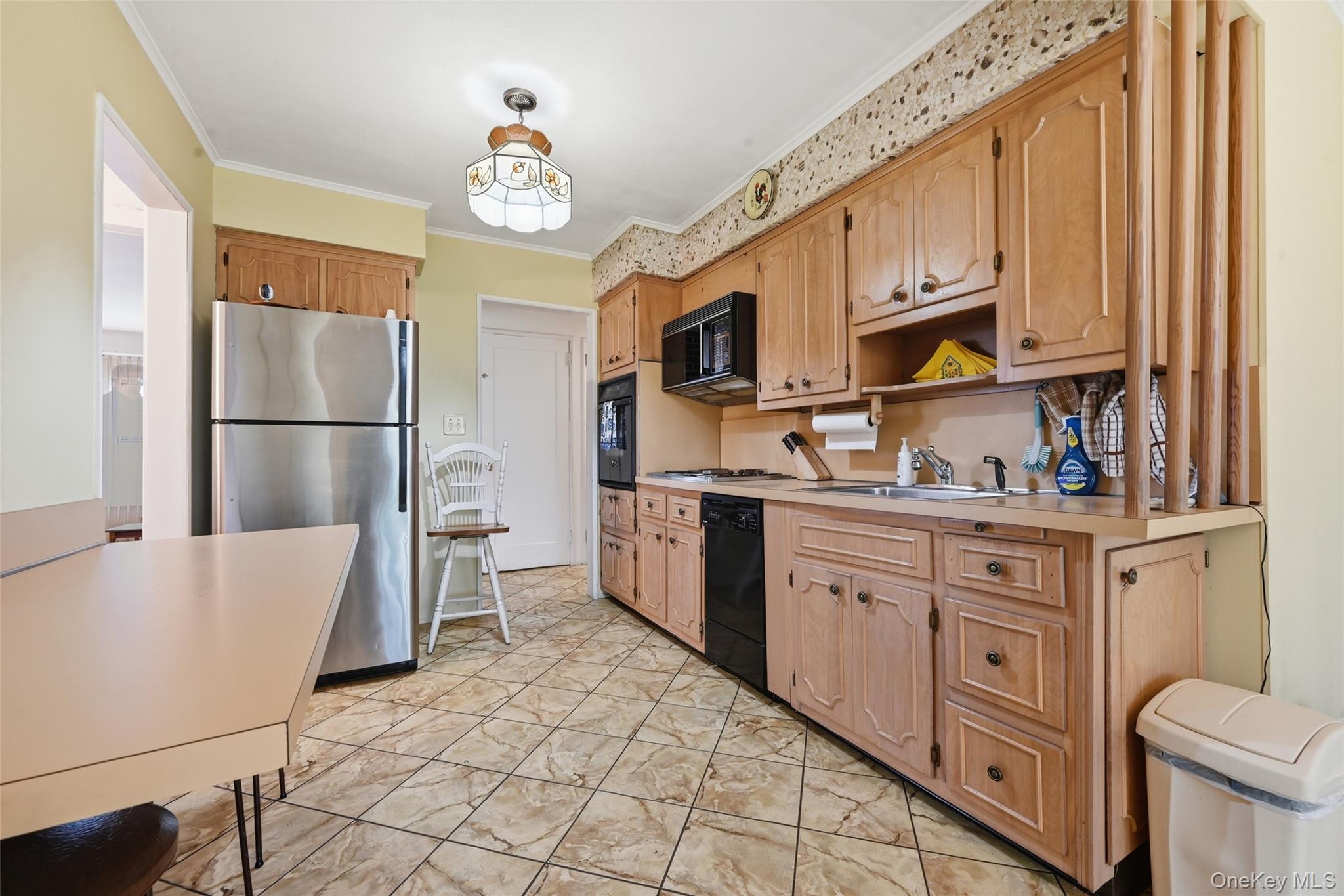 659 Diellen Lane Property Photo 8